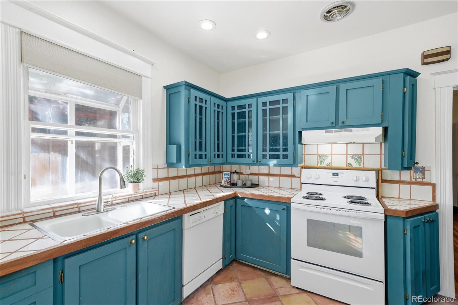 MLS Image #14 for 314 s clarkson street,denver, Colorado