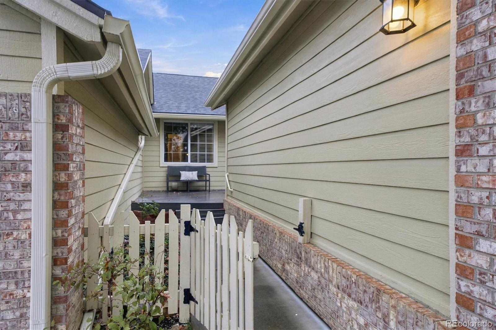 MLS Image #1 for 8252 s high court,centennial, Colorado