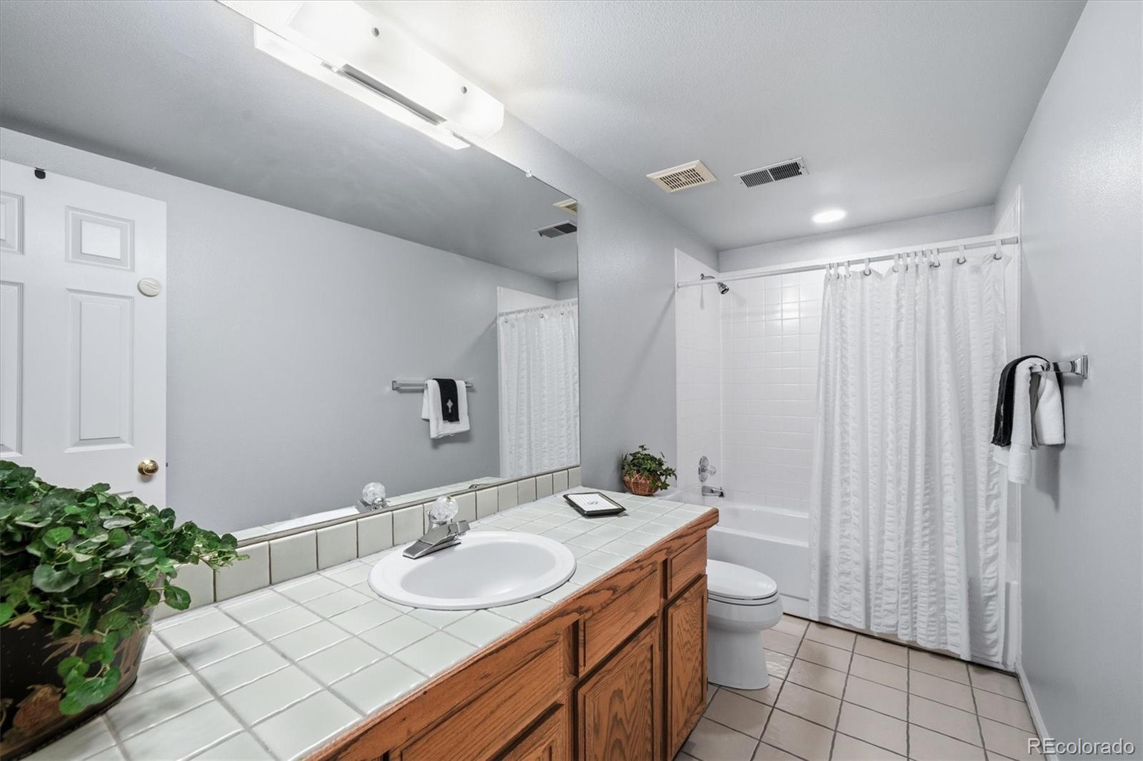 MLS Image #33 for 8252 s high court,centennial, Colorado