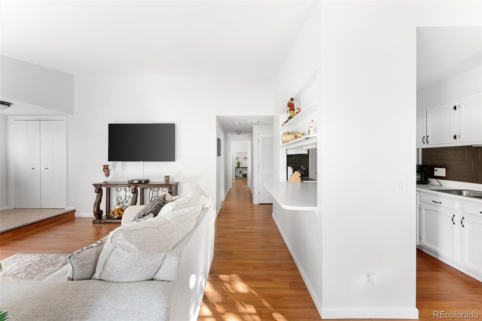 MLS Image #8 for 8433  everett way,arvada, Colorado