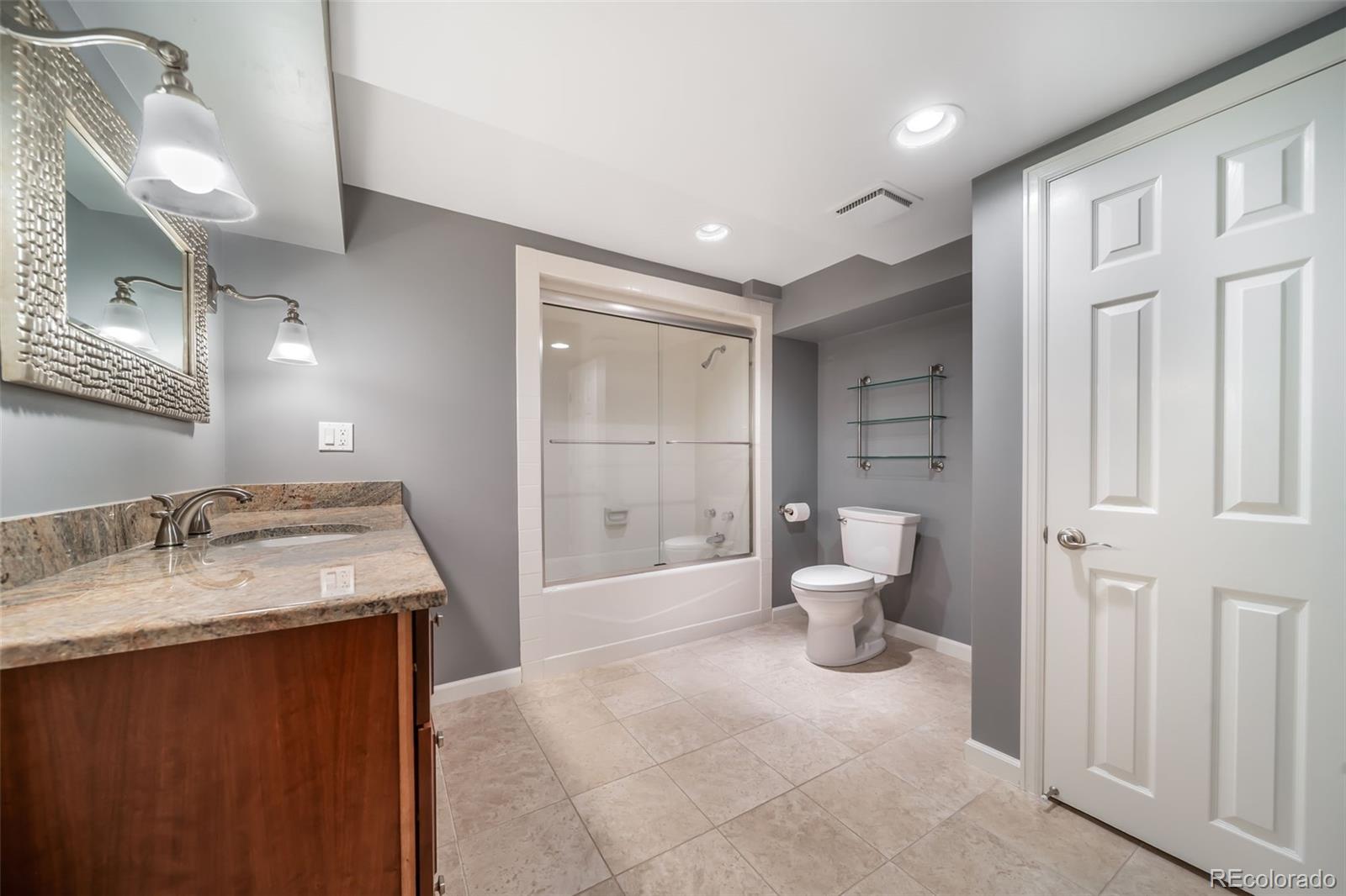 MLS Image #36 for 2800 s university boulevard,denver, Colorado