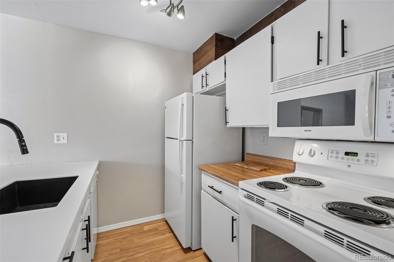 MLS Image #9 for 1732 s trenton street,denver, Colorado