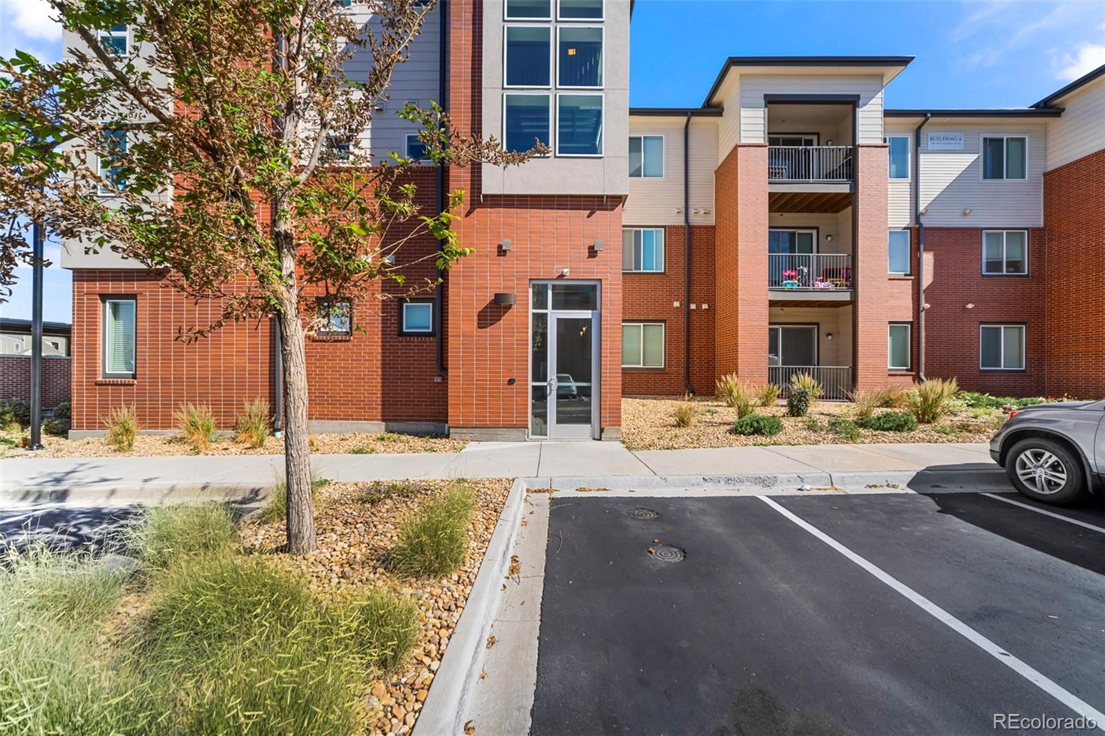 MLS Image #1 for 981 s sable boulevard,aurora, Colorado