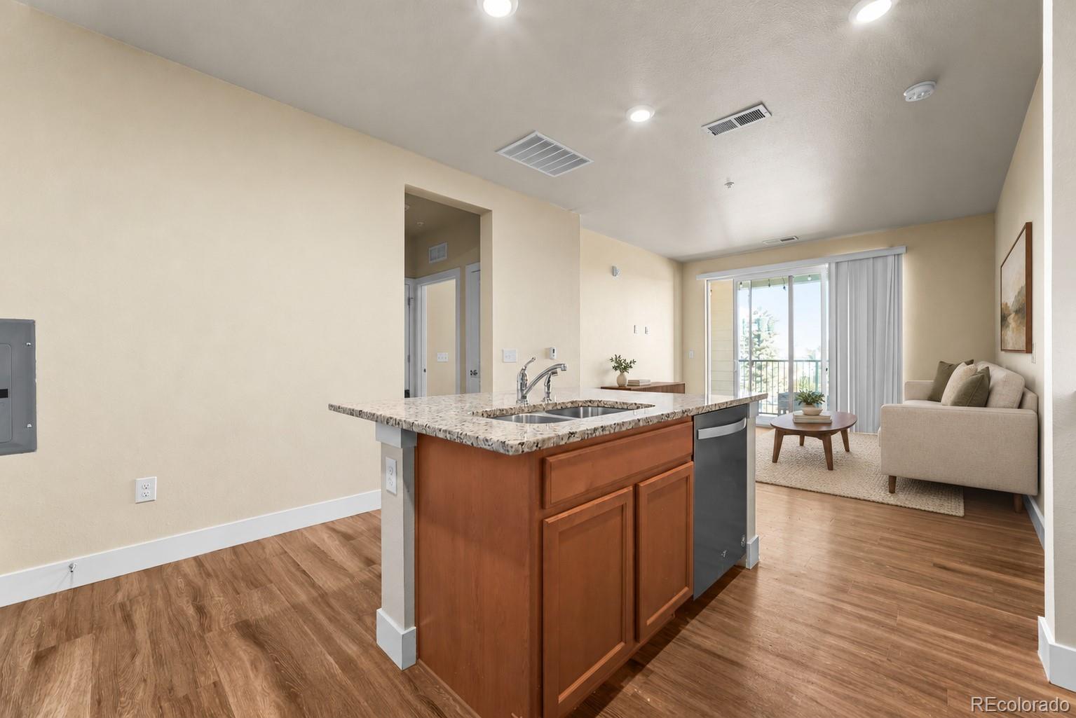 MLS Image #4 for 981 s sable boulevard,aurora, Colorado
