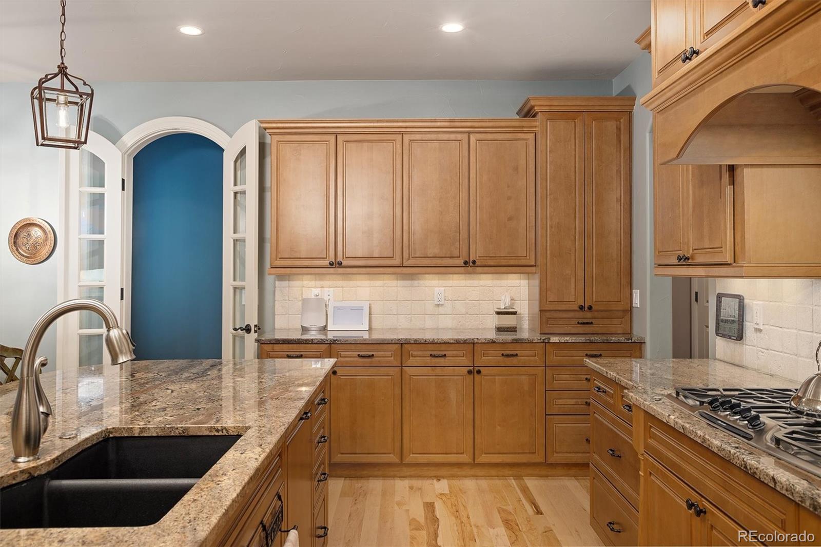 MLS Image #8 for 8027 e 24th avenue,denver, Colorado