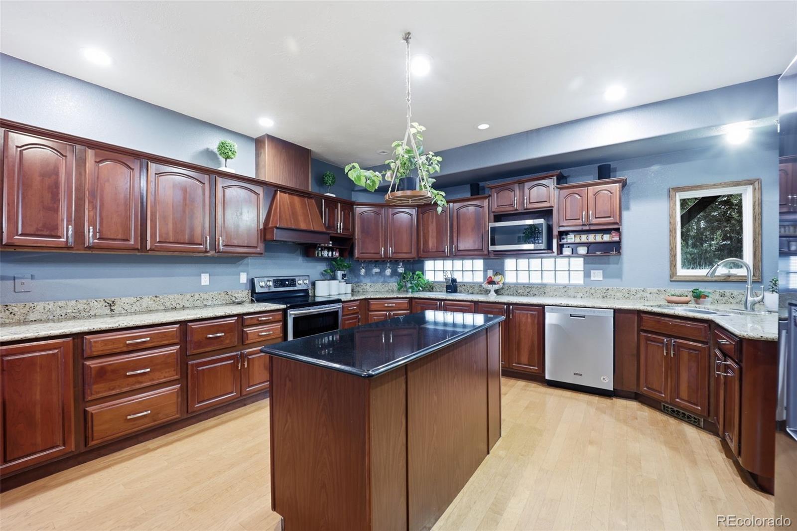 MLS Image #6 for 134  san carlos road,pueblo, Colorado