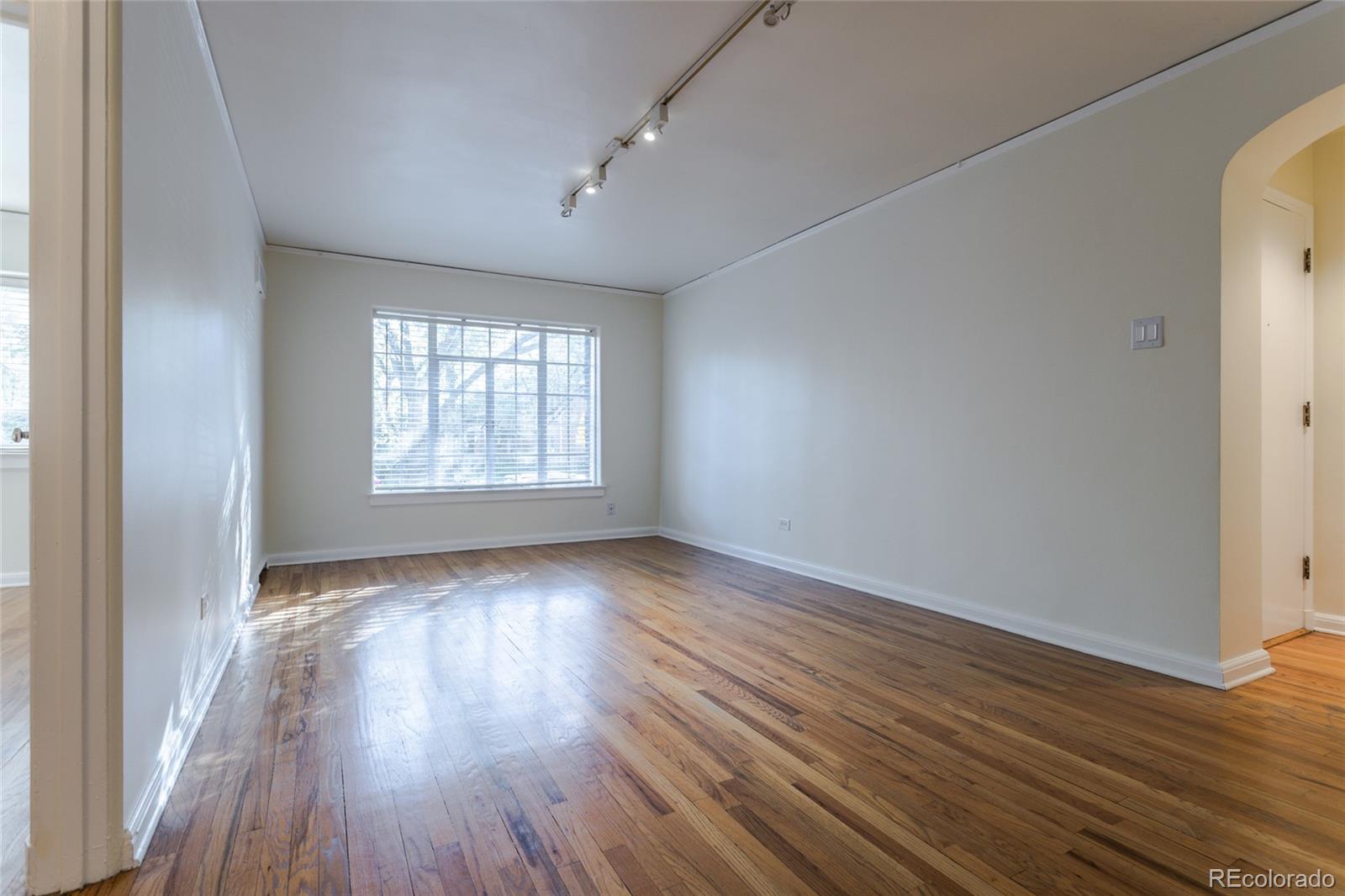 MLS Image #4 for 949 n emerson street,denver, Colorado