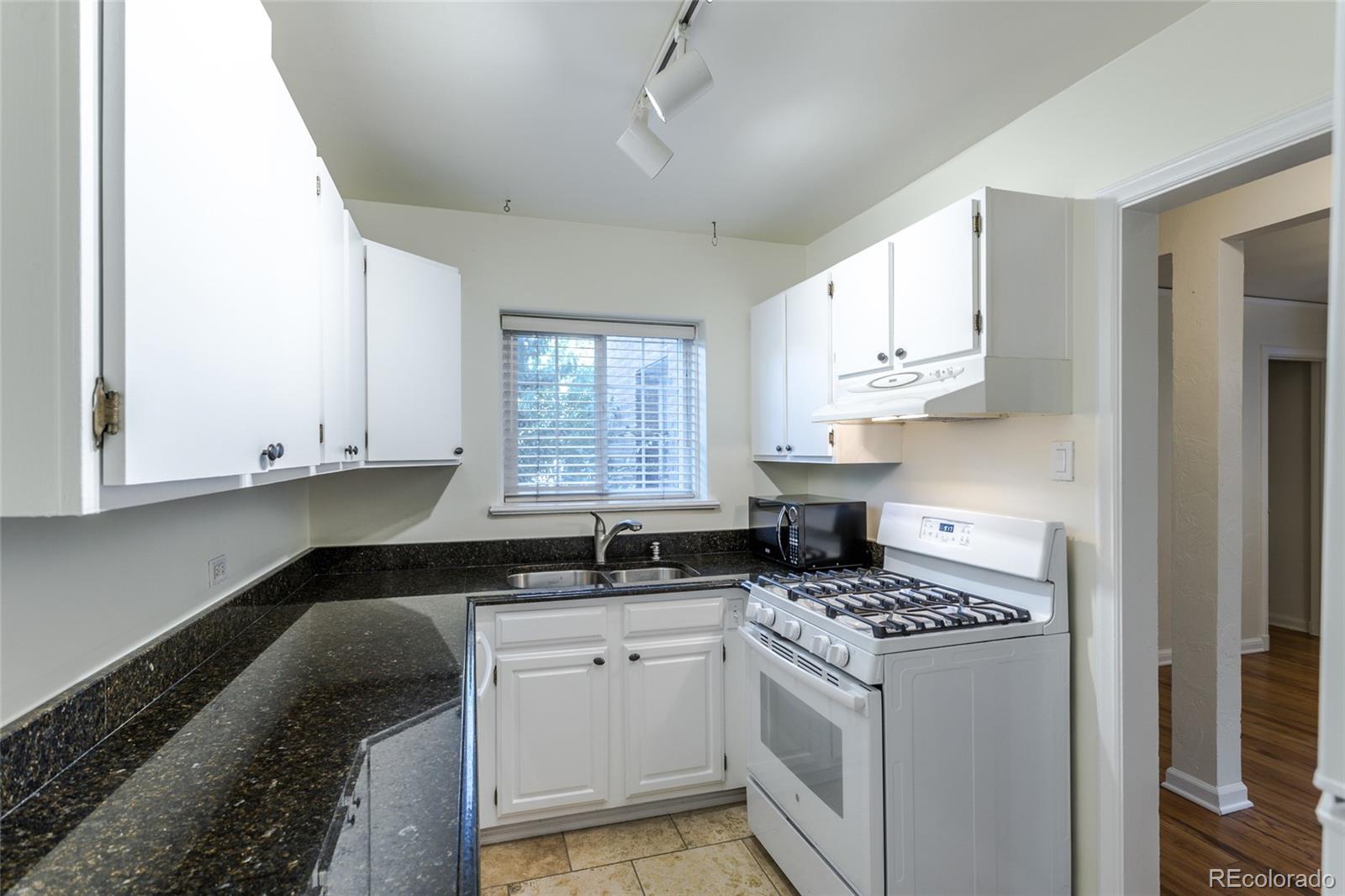 MLS Image #8 for 949 n emerson street,denver, Colorado