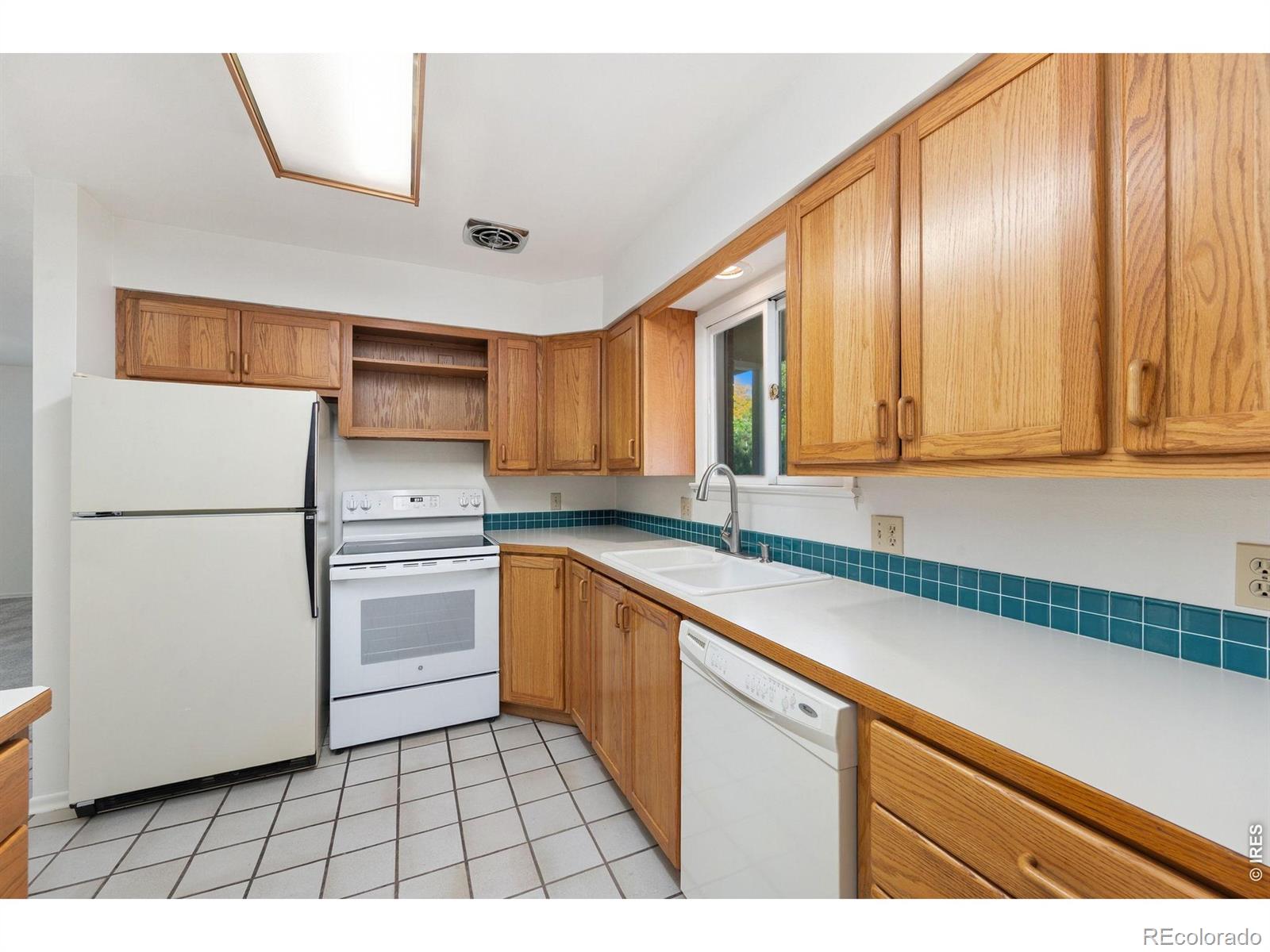 MLS Image #6 for 1215  juniper court,fort collins, Colorado