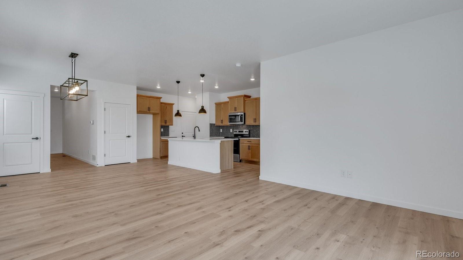 MLS Image #10 for 1913  sorghum way,johnstown, Colorado