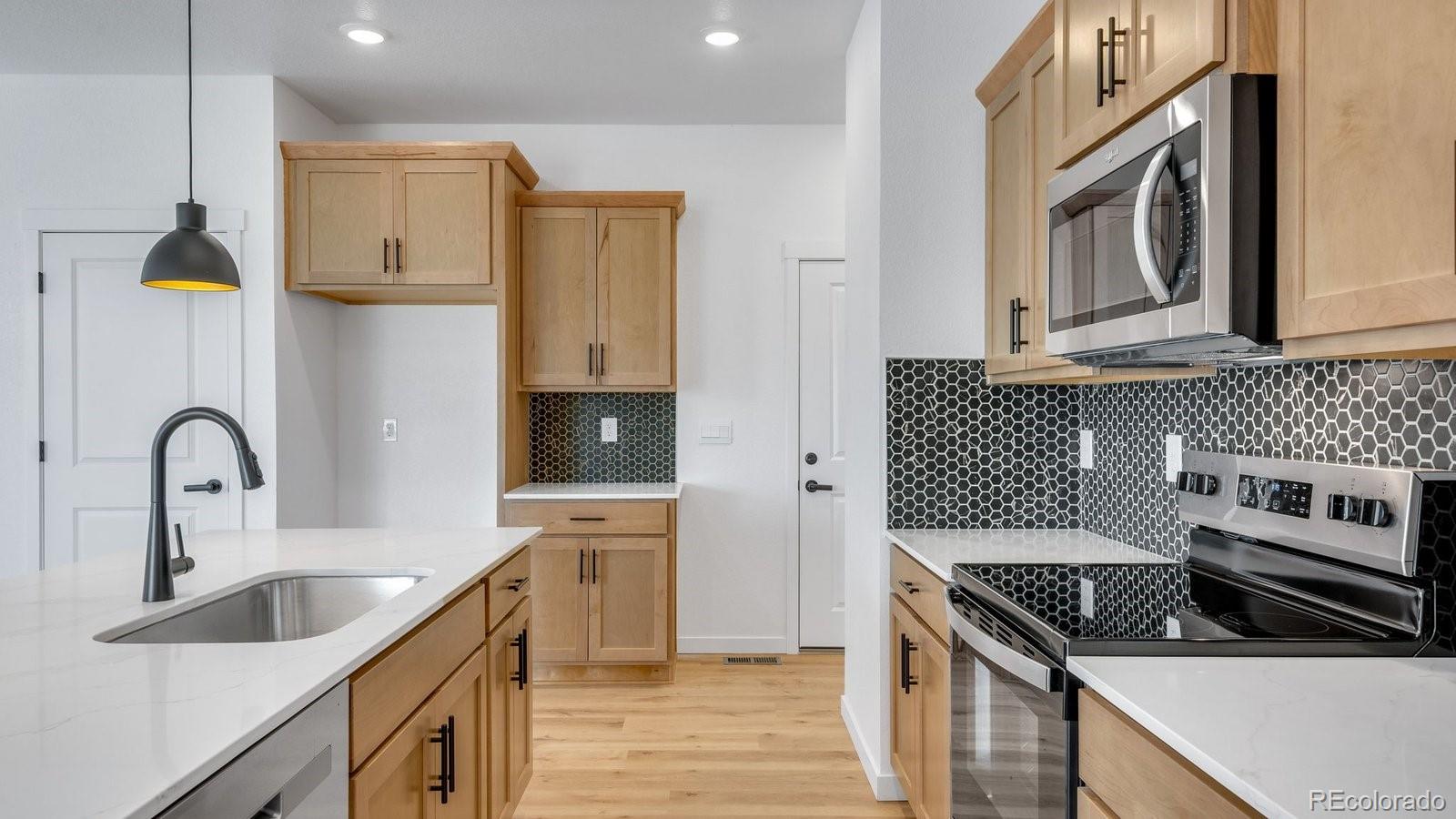 MLS Image #6 for 1913  sorghum way,johnstown, Colorado