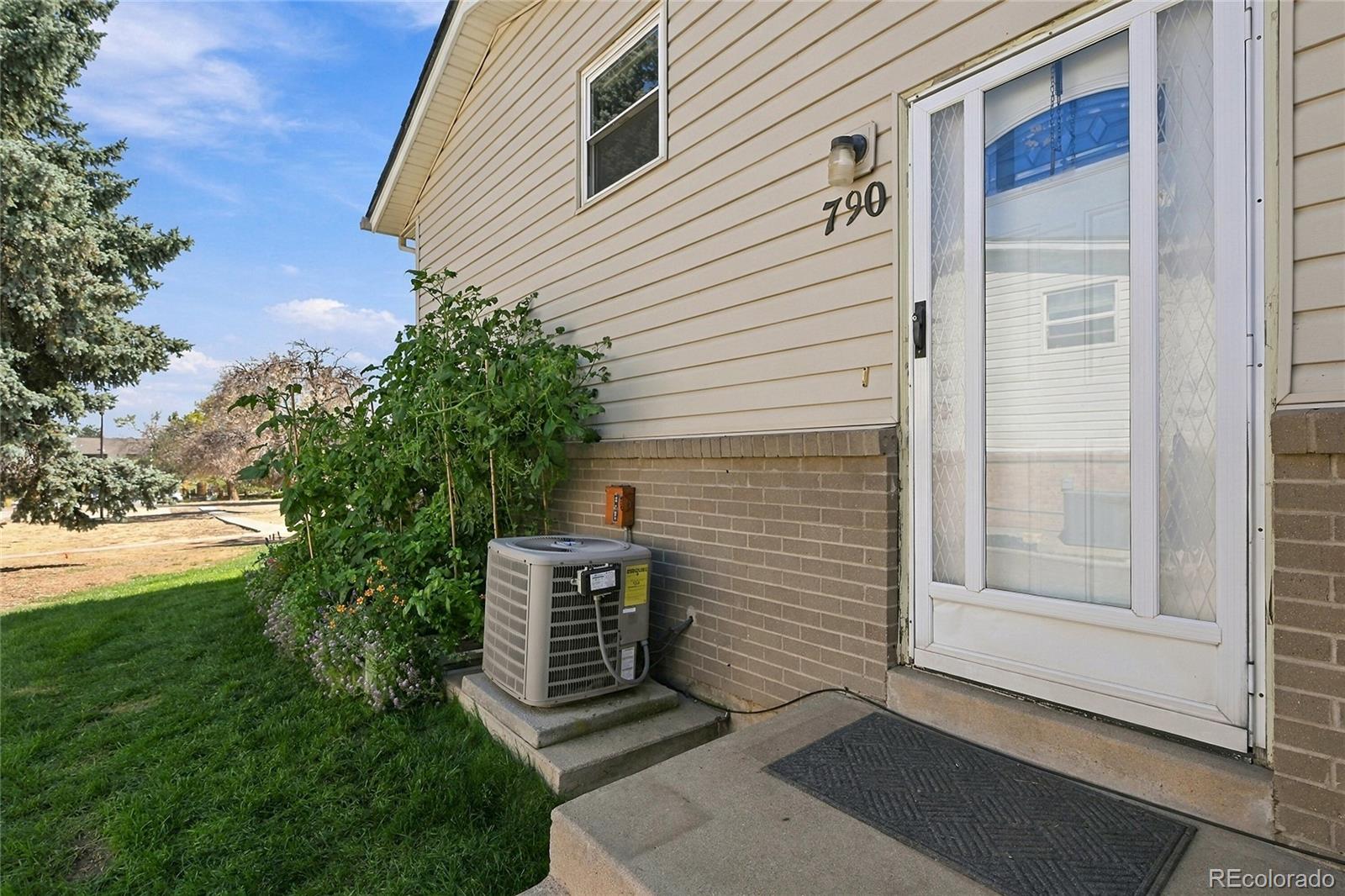MLS Image #2 for 790 w cleveland circle,lafayette, Colorado