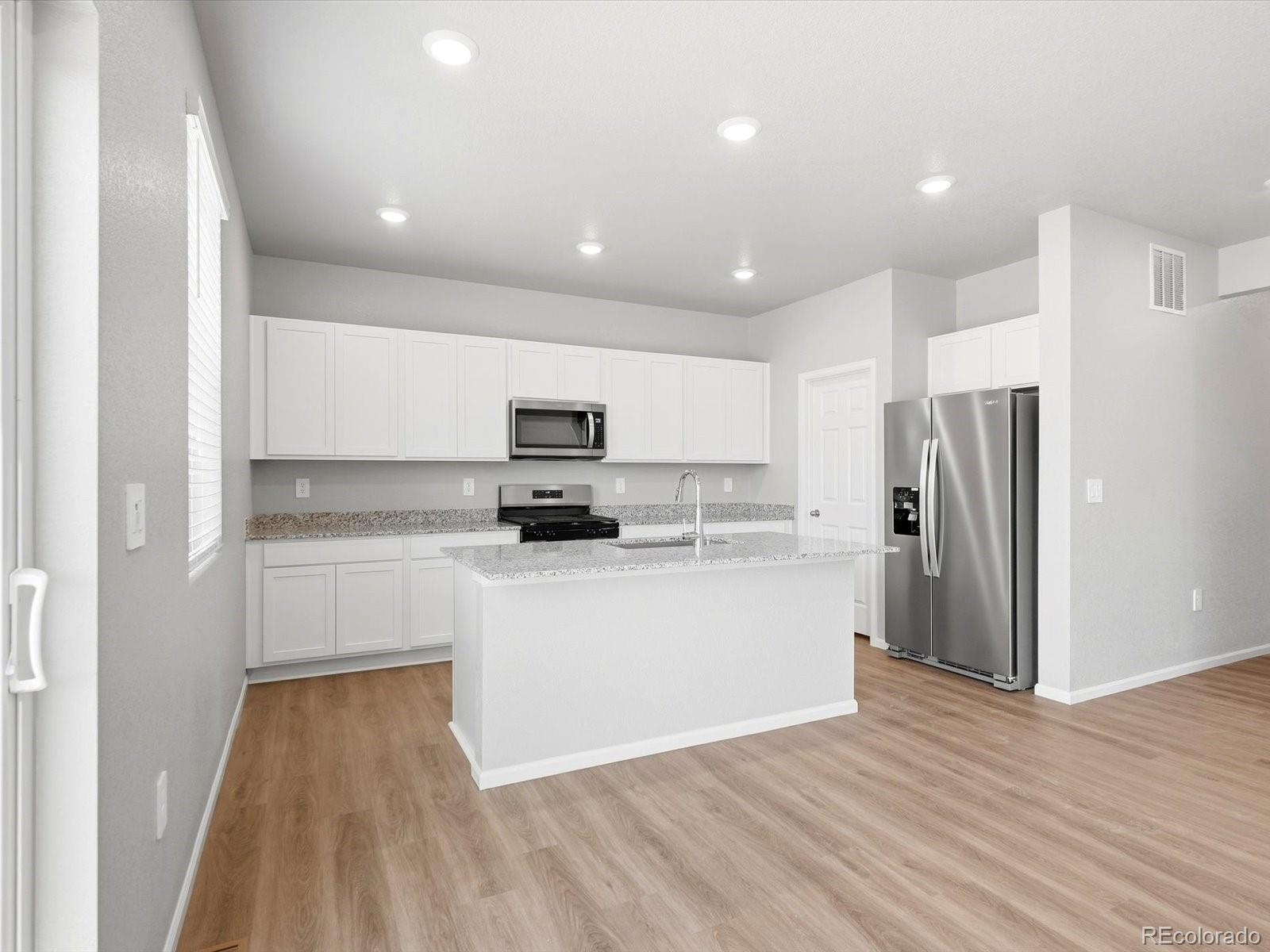MLS Image #4 for 7352  27th street lane,greeley, Colorado