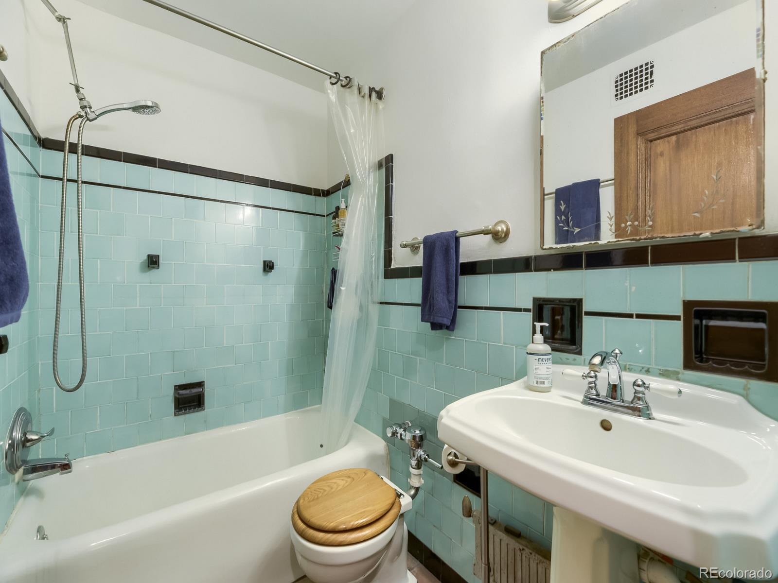 MLS Image #16 for 1050 n washington street,denver, Colorado