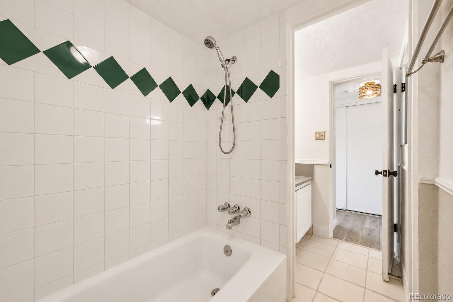 MLS Image #12 for 655 n pearl street,denver, Colorado