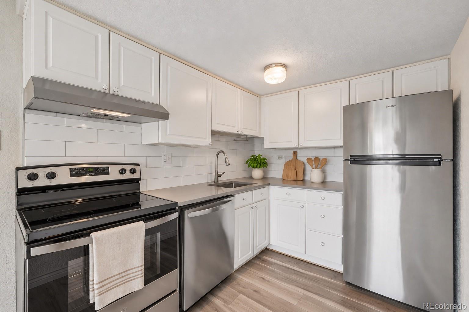 MLS Image #8 for 655 n pearl street,denver, Colorado