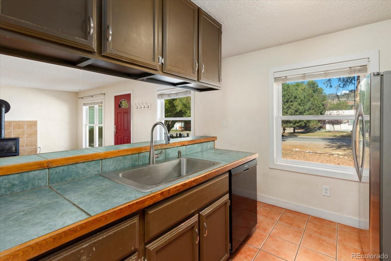 MLS Image #11 for 965 w third street,salida, Colorado
