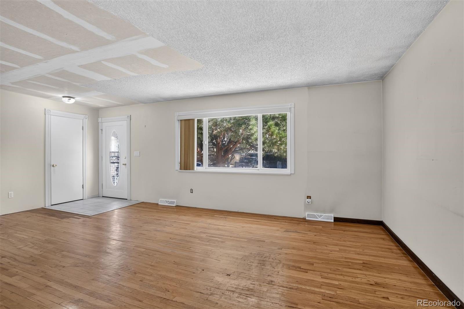 MLS Image #2 for 2885 s teller street,denver, Colorado