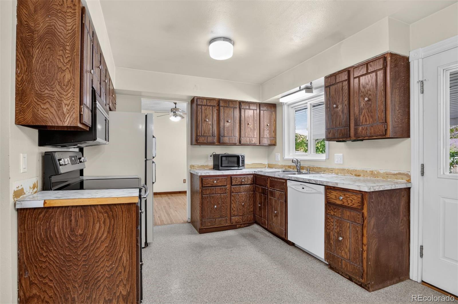 MLS Image #6 for 2885 s teller street,denver, Colorado