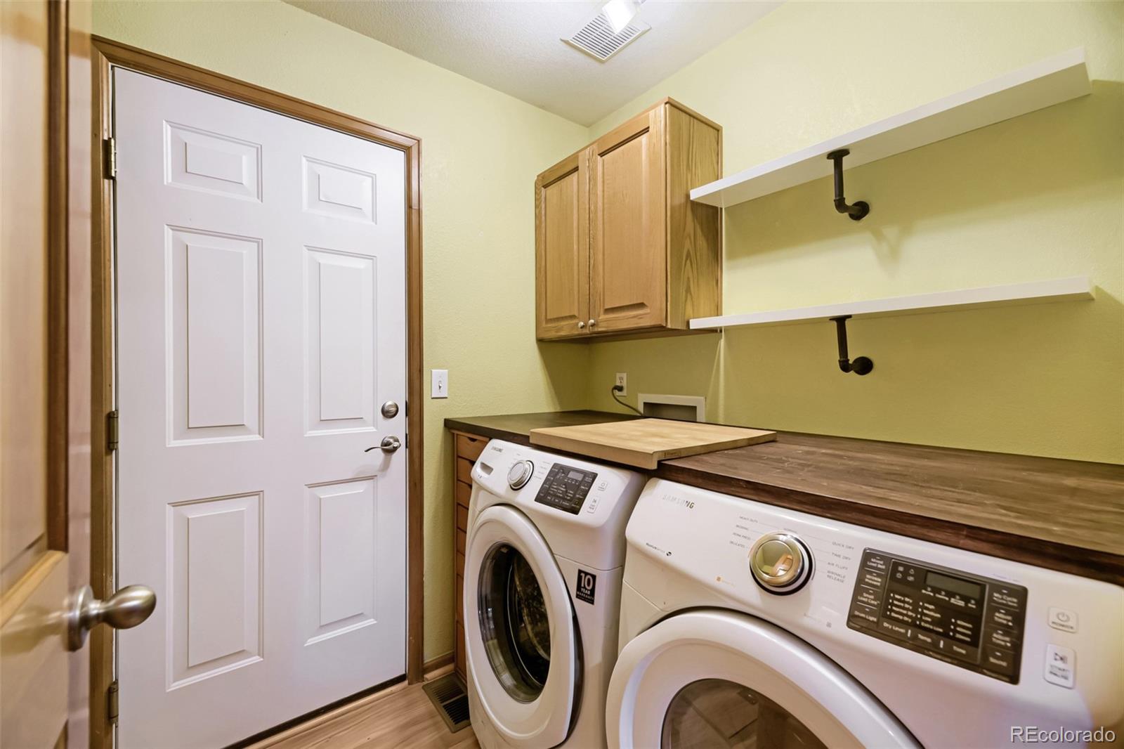 MLS Image #15 for 2135 s troy way,aurora, Colorado
