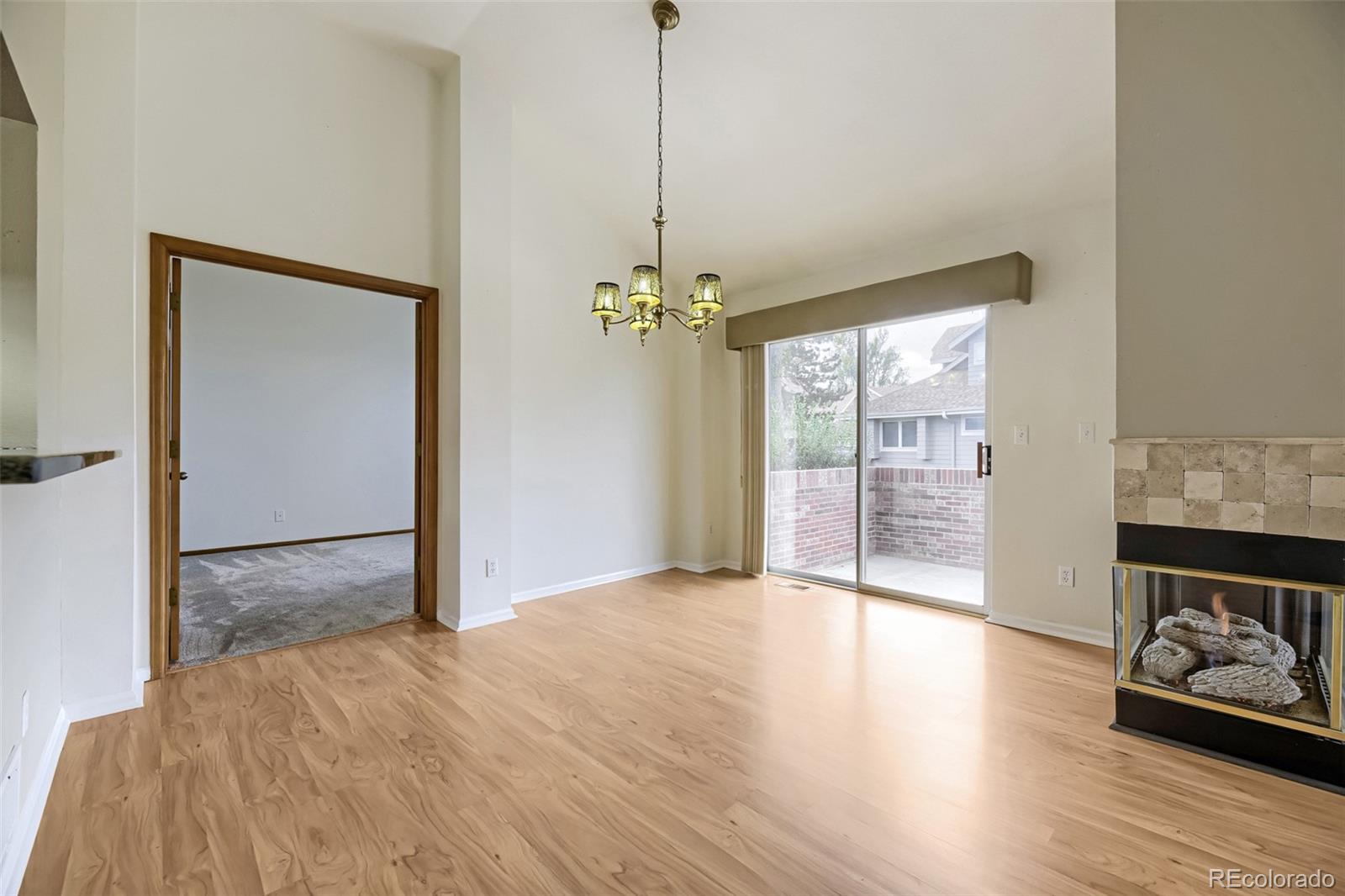 MLS Image #3 for 2135 s troy way,aurora, Colorado
