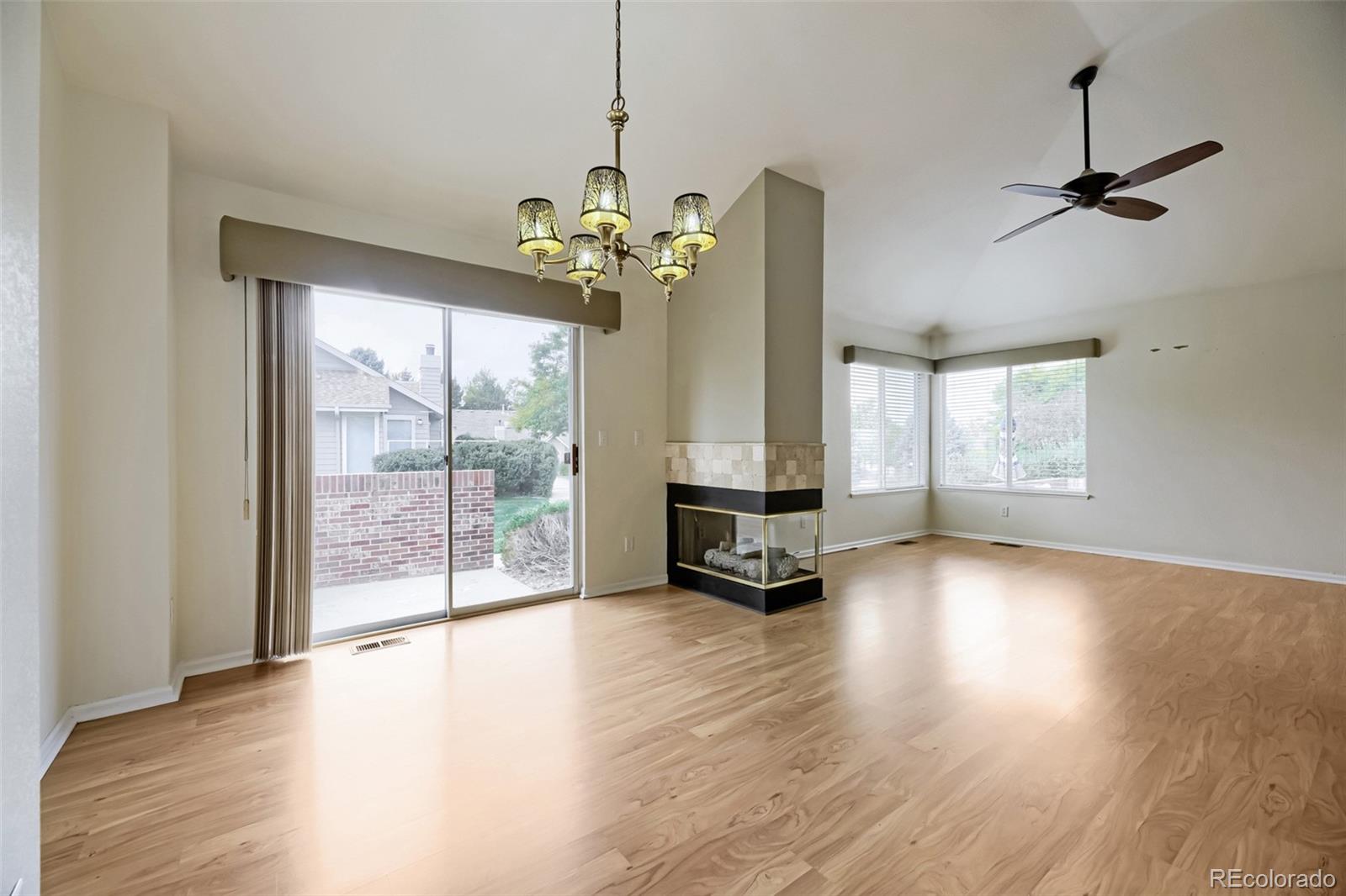 MLS Image #4 for 2135 s troy way,aurora, Colorado