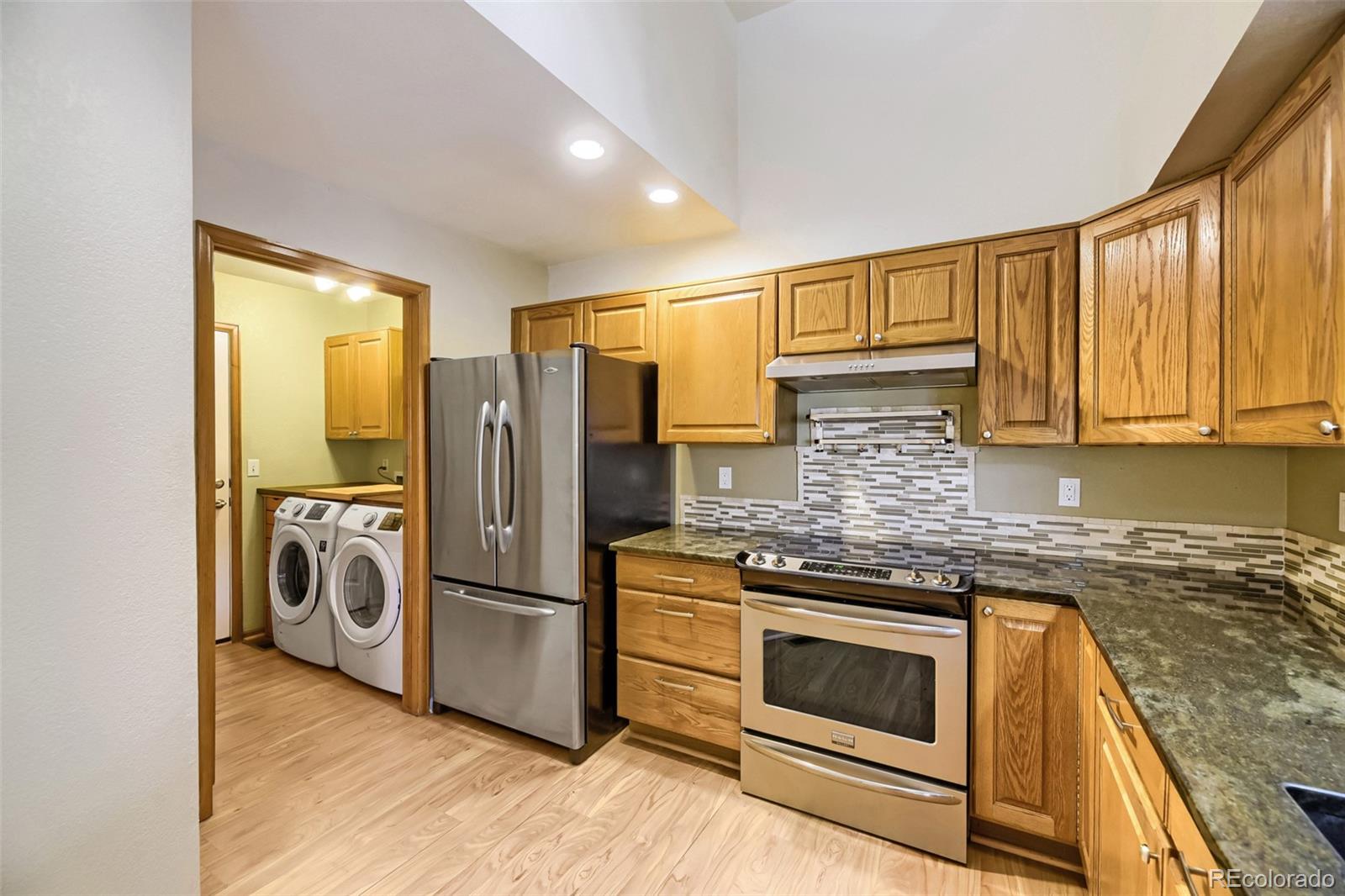 MLS Image #5 for 2135 s troy way,aurora, Colorado