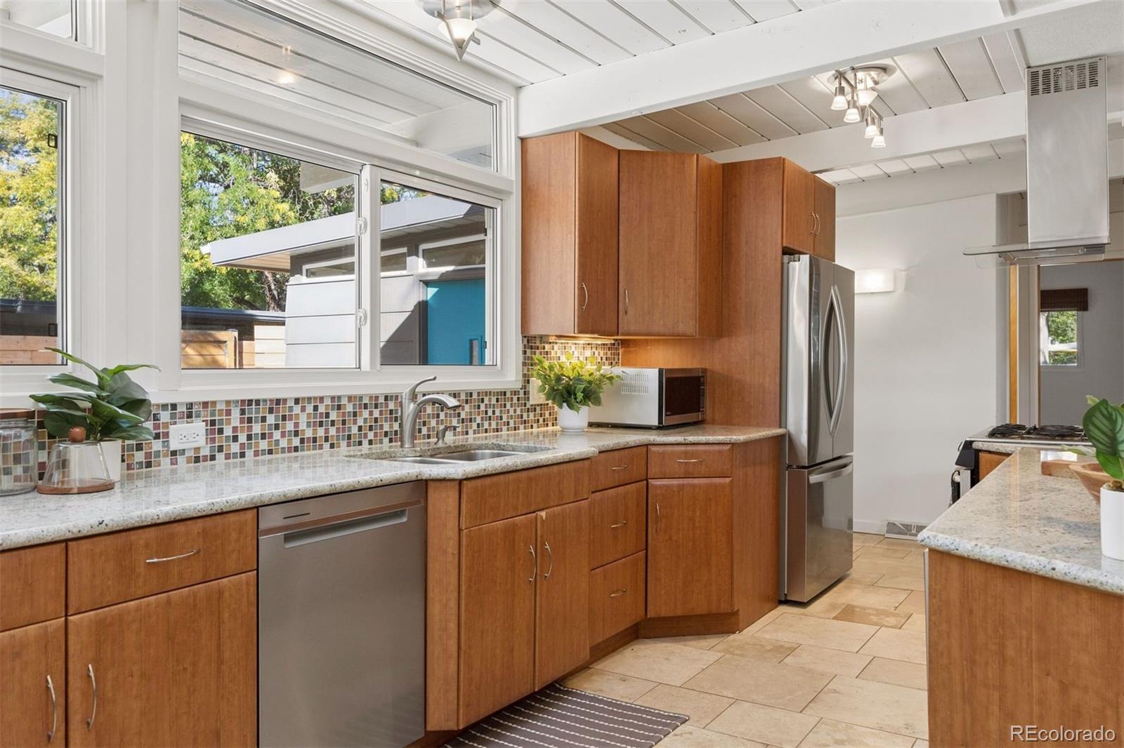 MLS Image #13 for 1360 s dahlia street,denver, Colorado