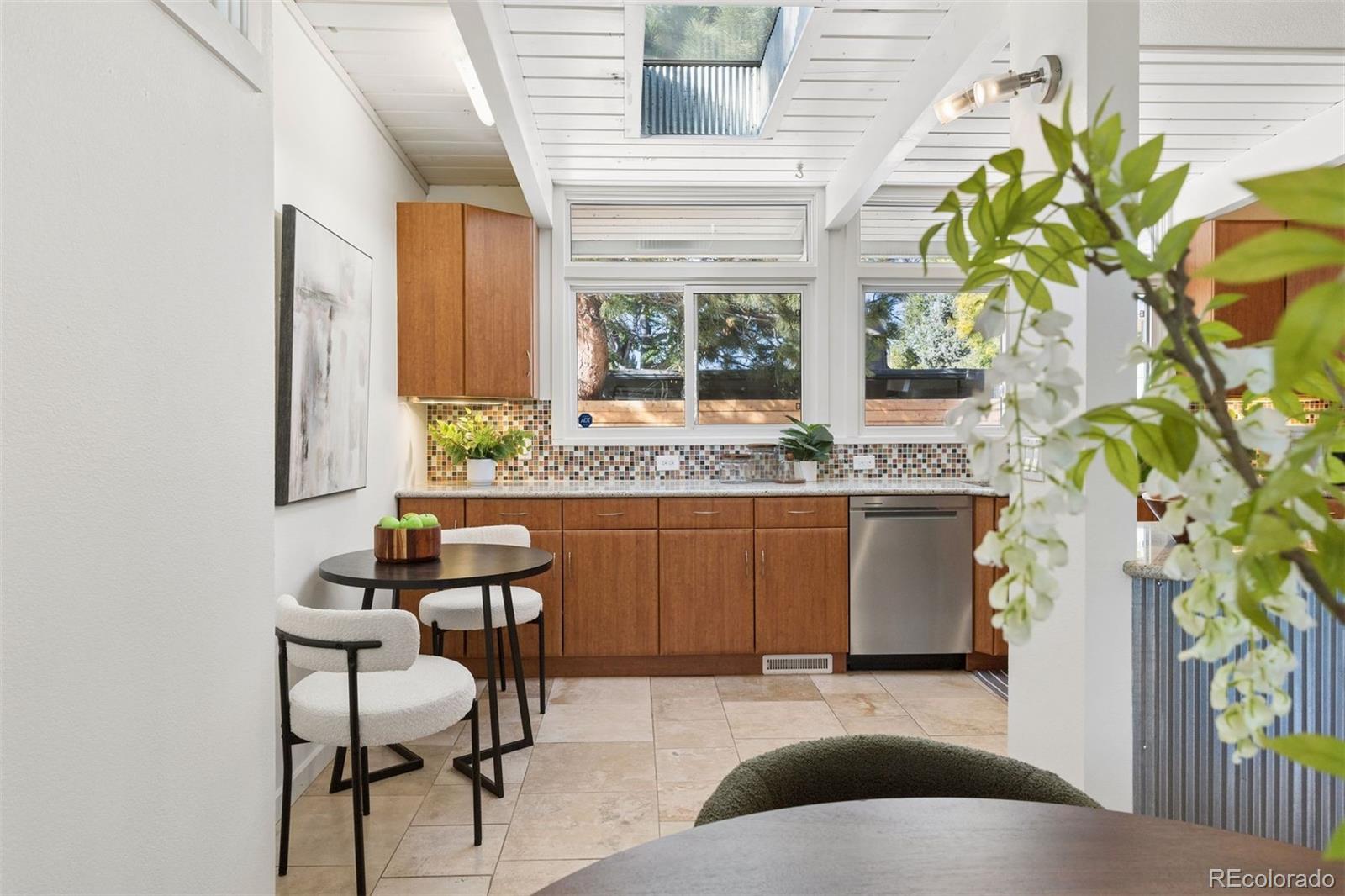 MLS Image #14 for 1360 s dahlia street,denver, Colorado