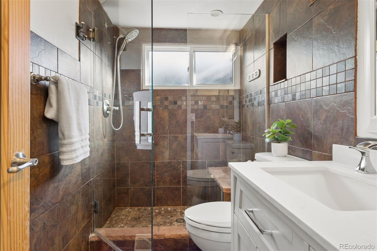 MLS Image #31 for 1360 s dahlia street,denver, Colorado