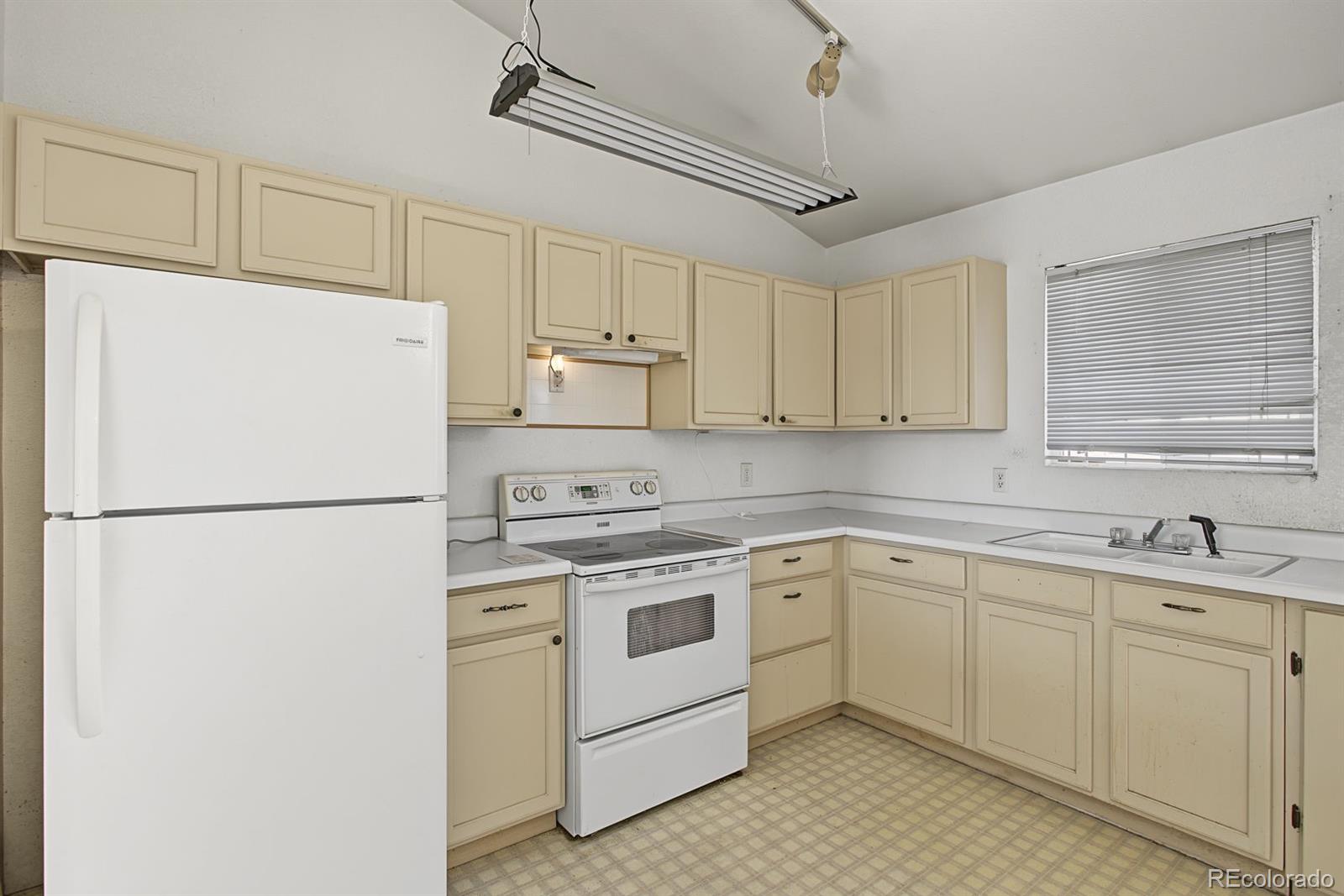 MLS Image #9 for 876 s blakeland drive,pueblo west, Colorado