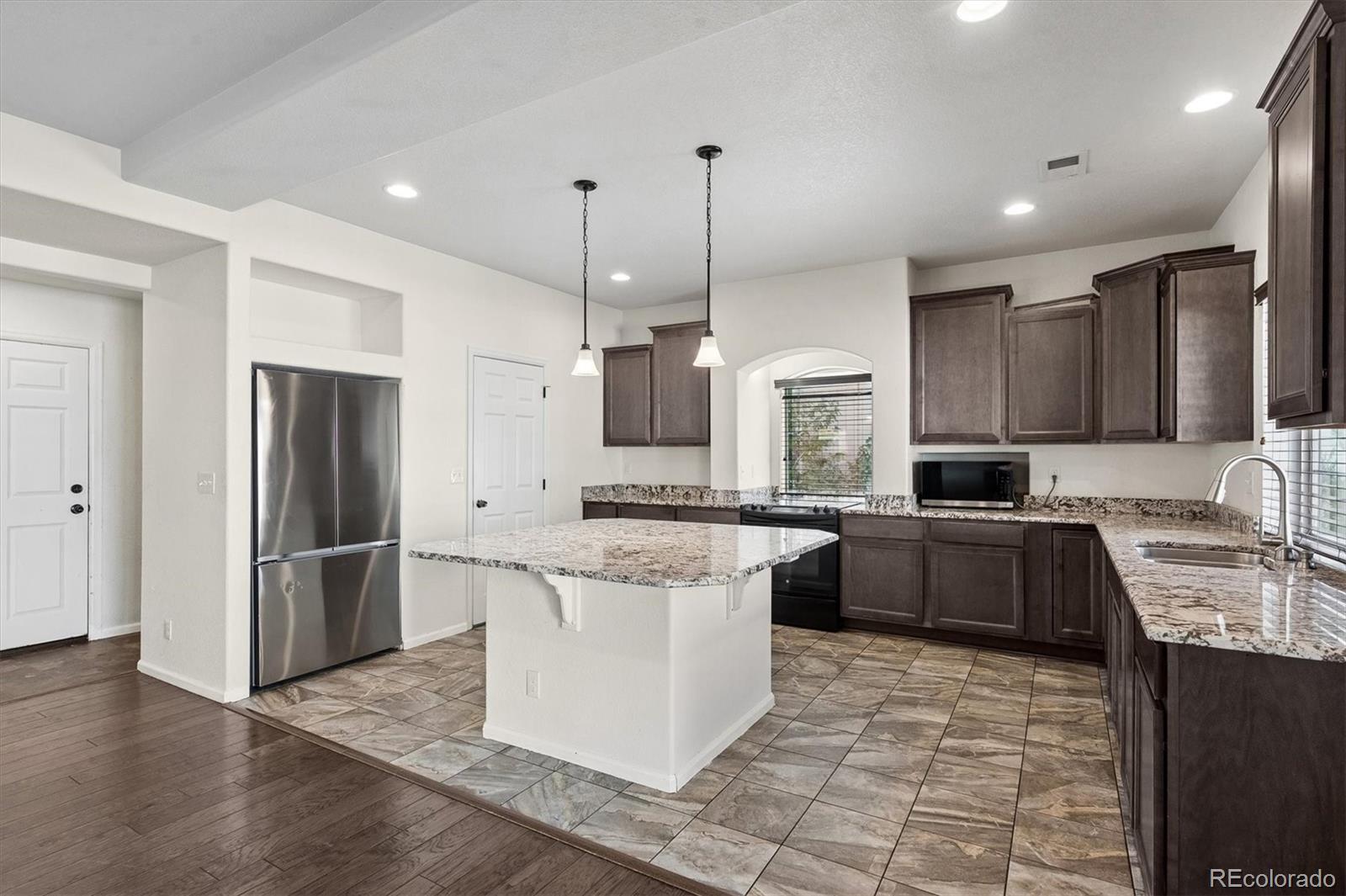 MLS Image #12 for 19045  robins drive,denver, Colorado