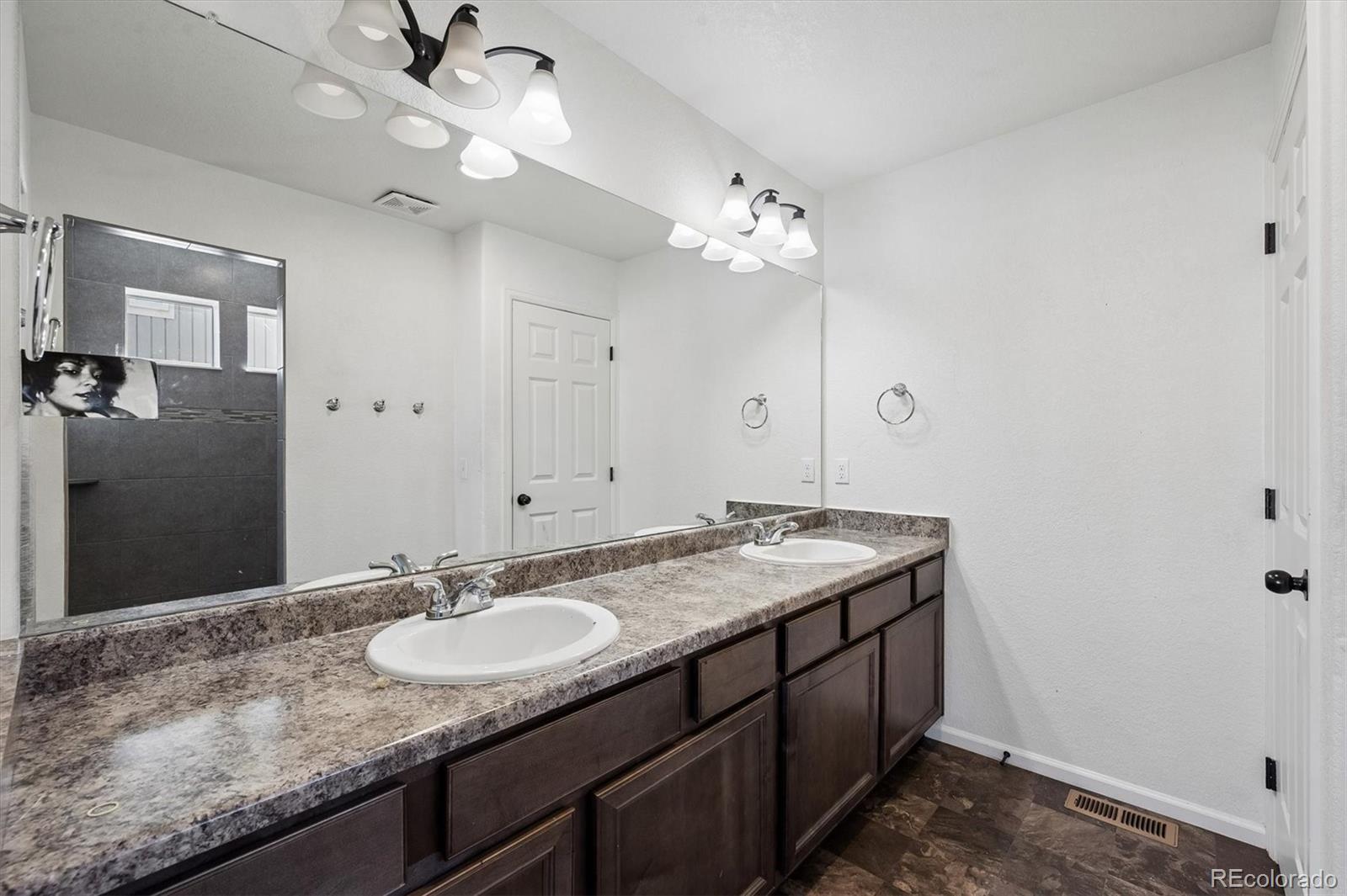 MLS Image #18 for 19045  robins drive,denver, Colorado