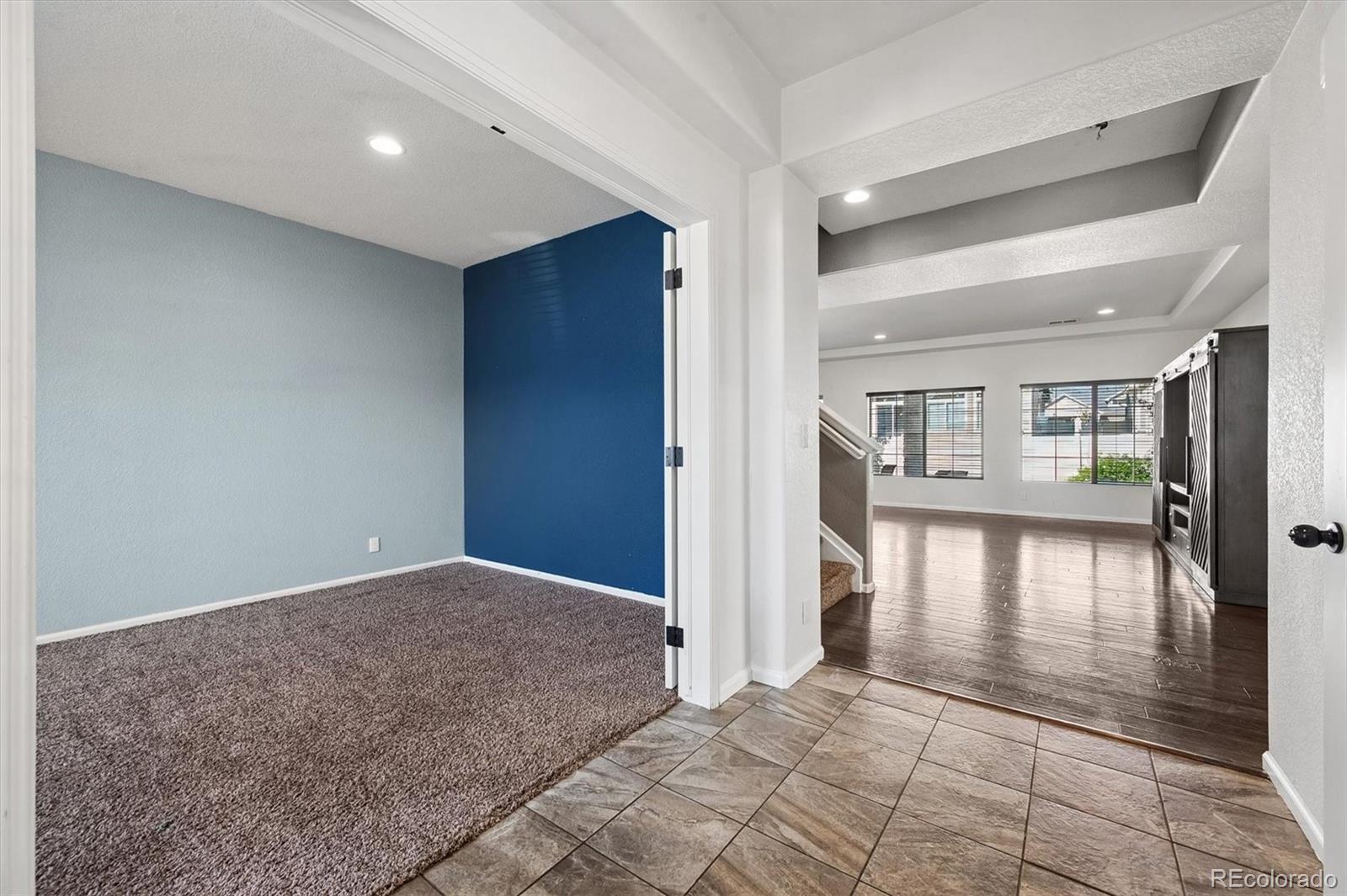 MLS Image #3 for 19045  robins drive,denver, Colorado