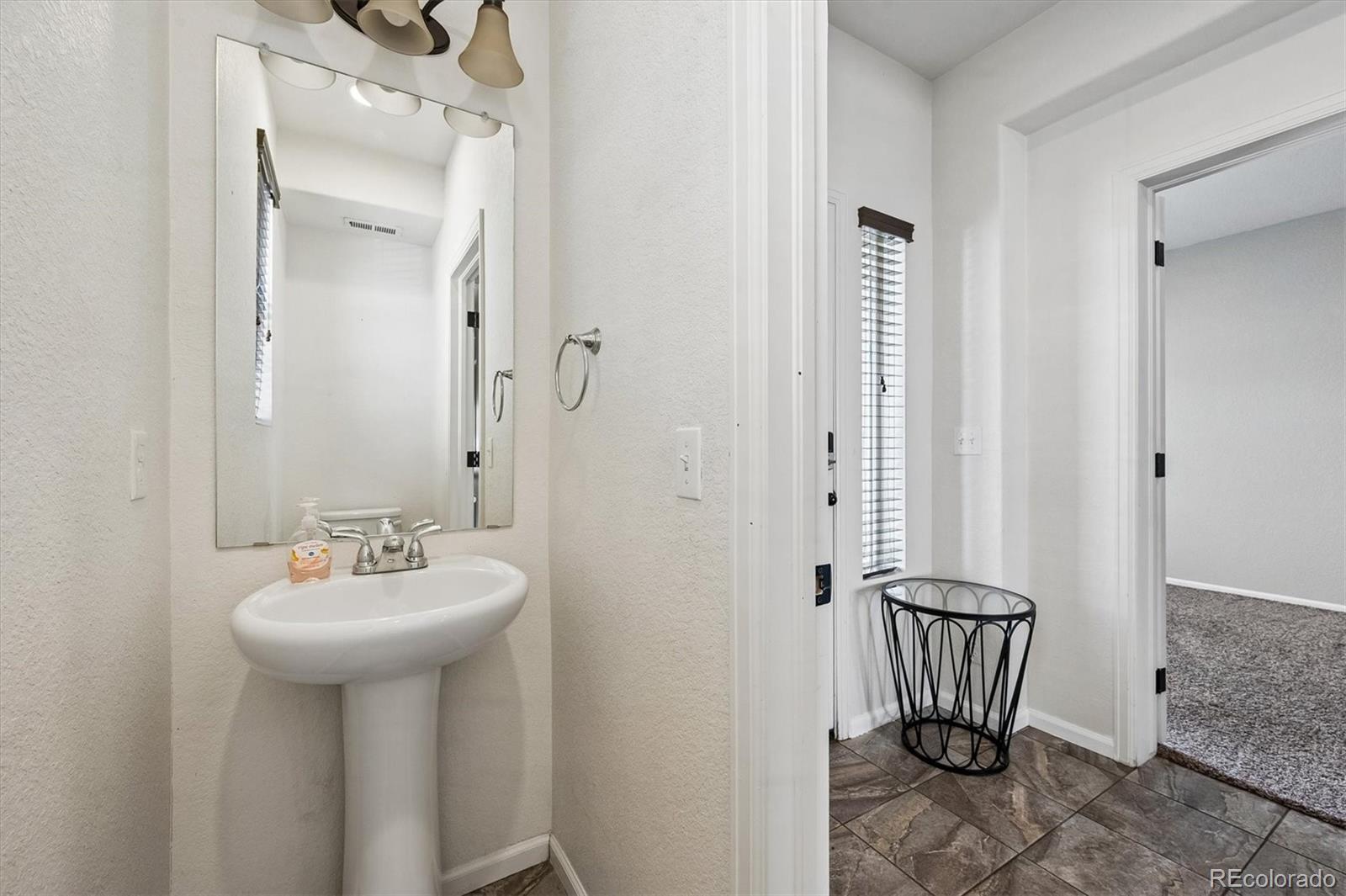 MLS Image #5 for 19045  robins drive,denver, Colorado