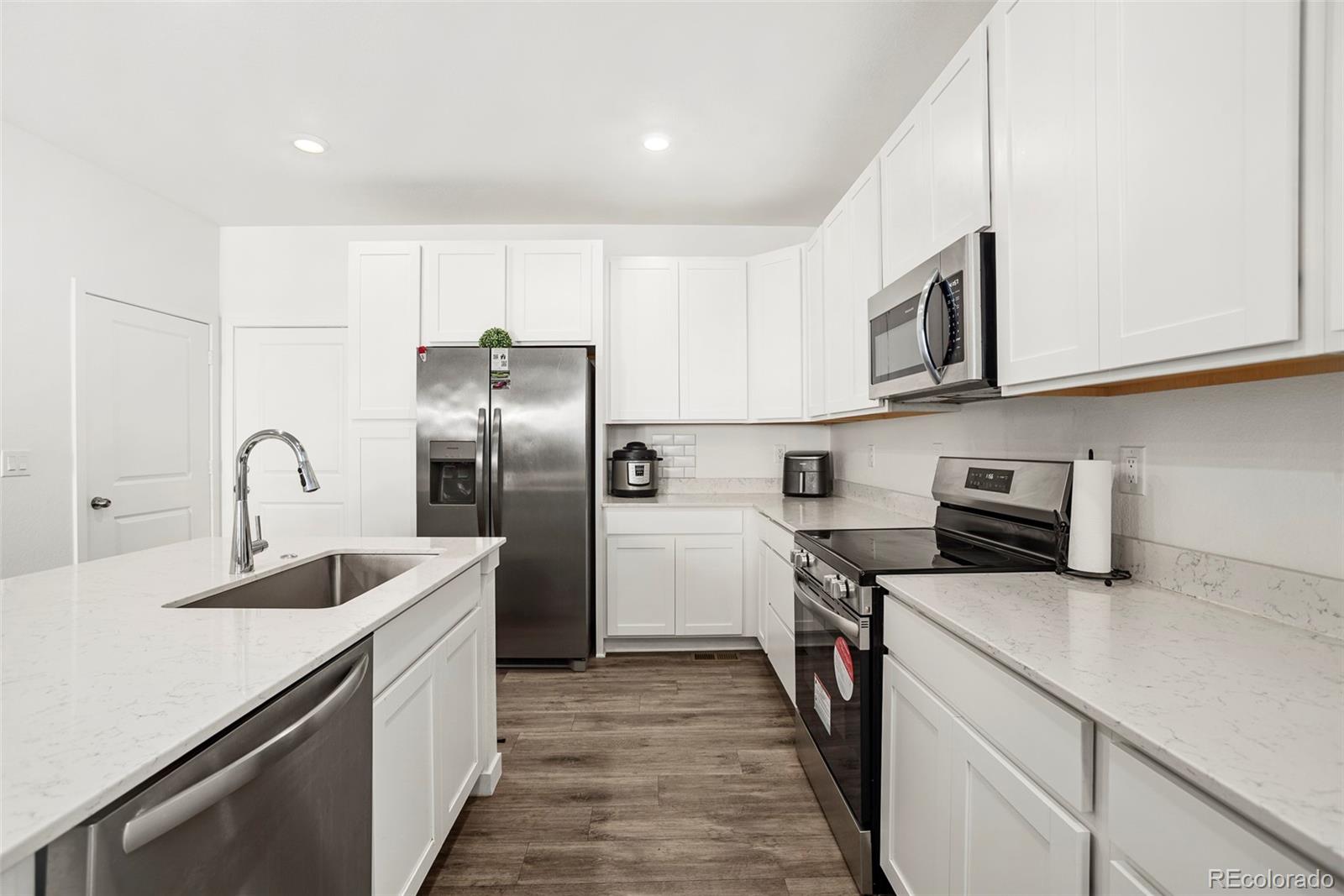 MLS Image #12 for 2001 s gold bug way,aurora, Colorado
