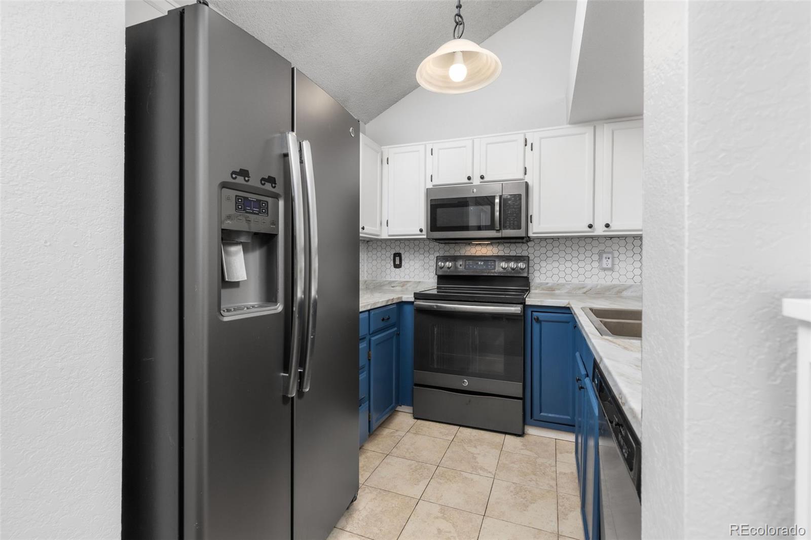 MLS Image #4 for 985 s miller street,lakewood, Colorado