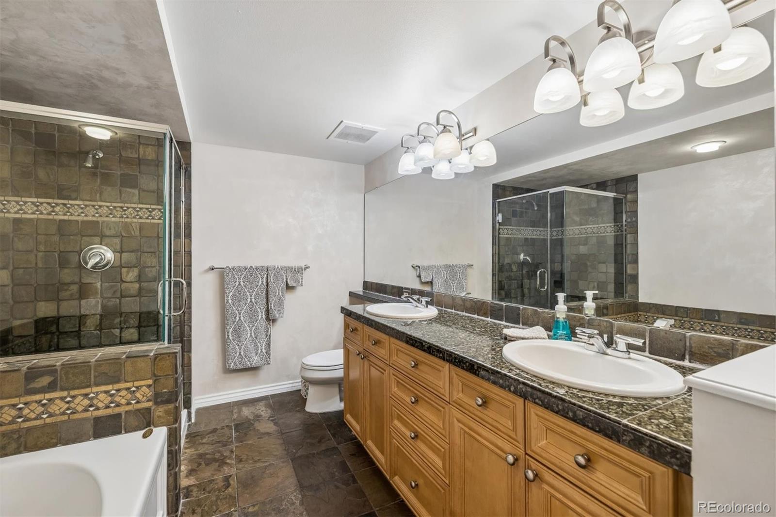 MLS Image #14 for 8100 e union avenue,denver, Colorado