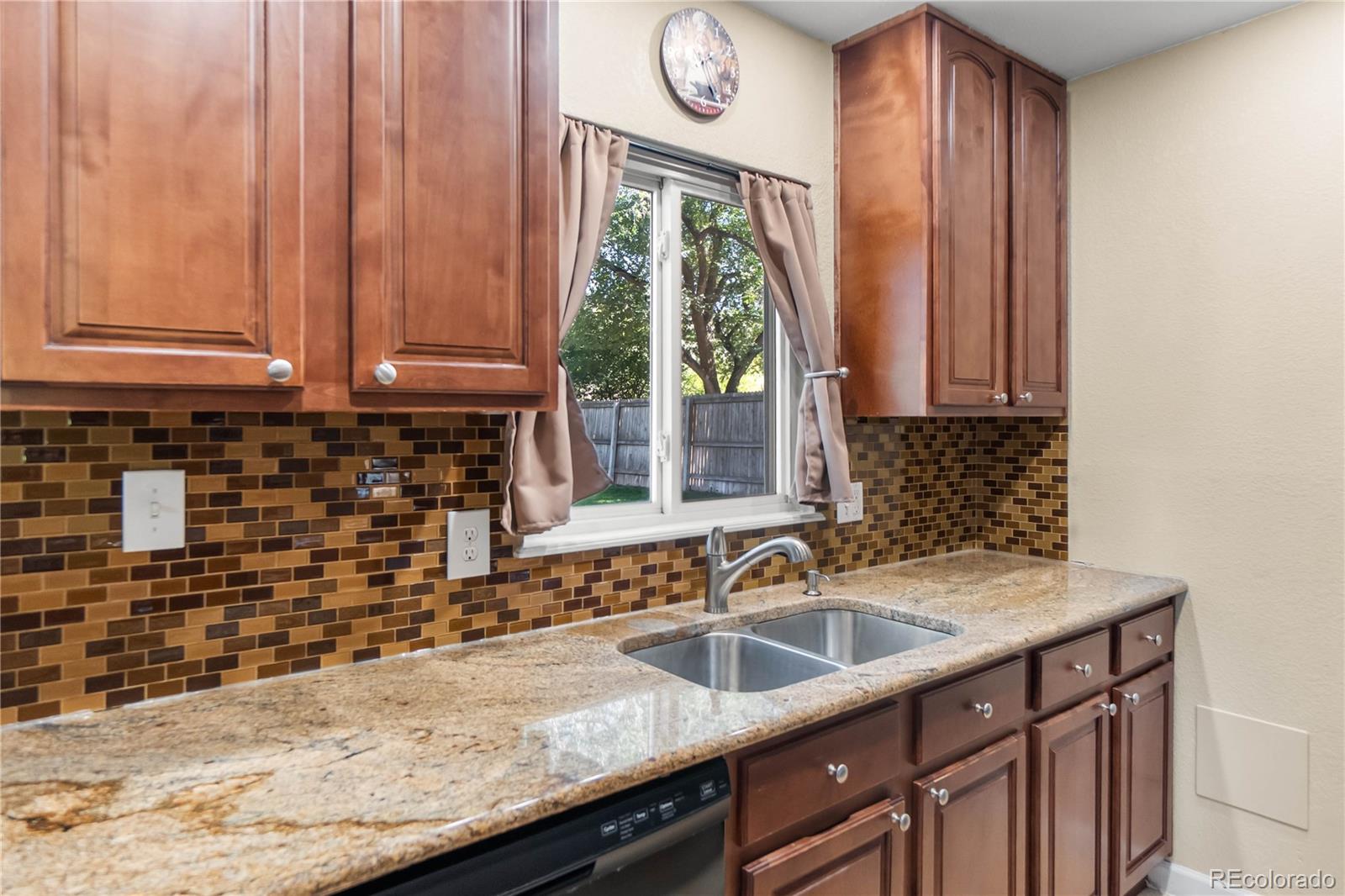 MLS Image #15 for 3060 s grape way,denver, Colorado