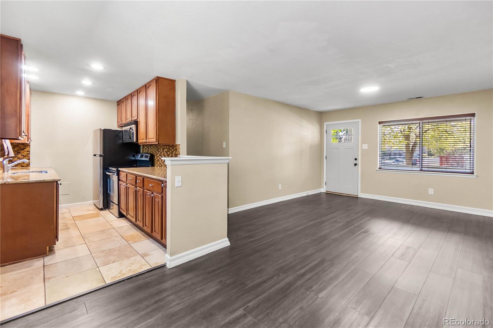 MLS Image #2 for 3060 s grape way,denver, Colorado