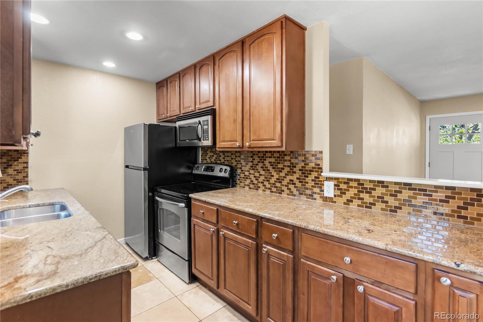 MLS Image #3 for 3060 s grape way,denver, Colorado