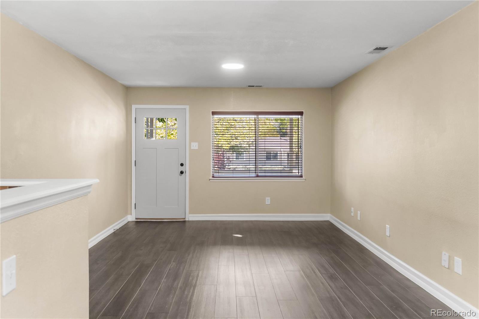 MLS Image #8 for 3060 s grape way,denver, Colorado