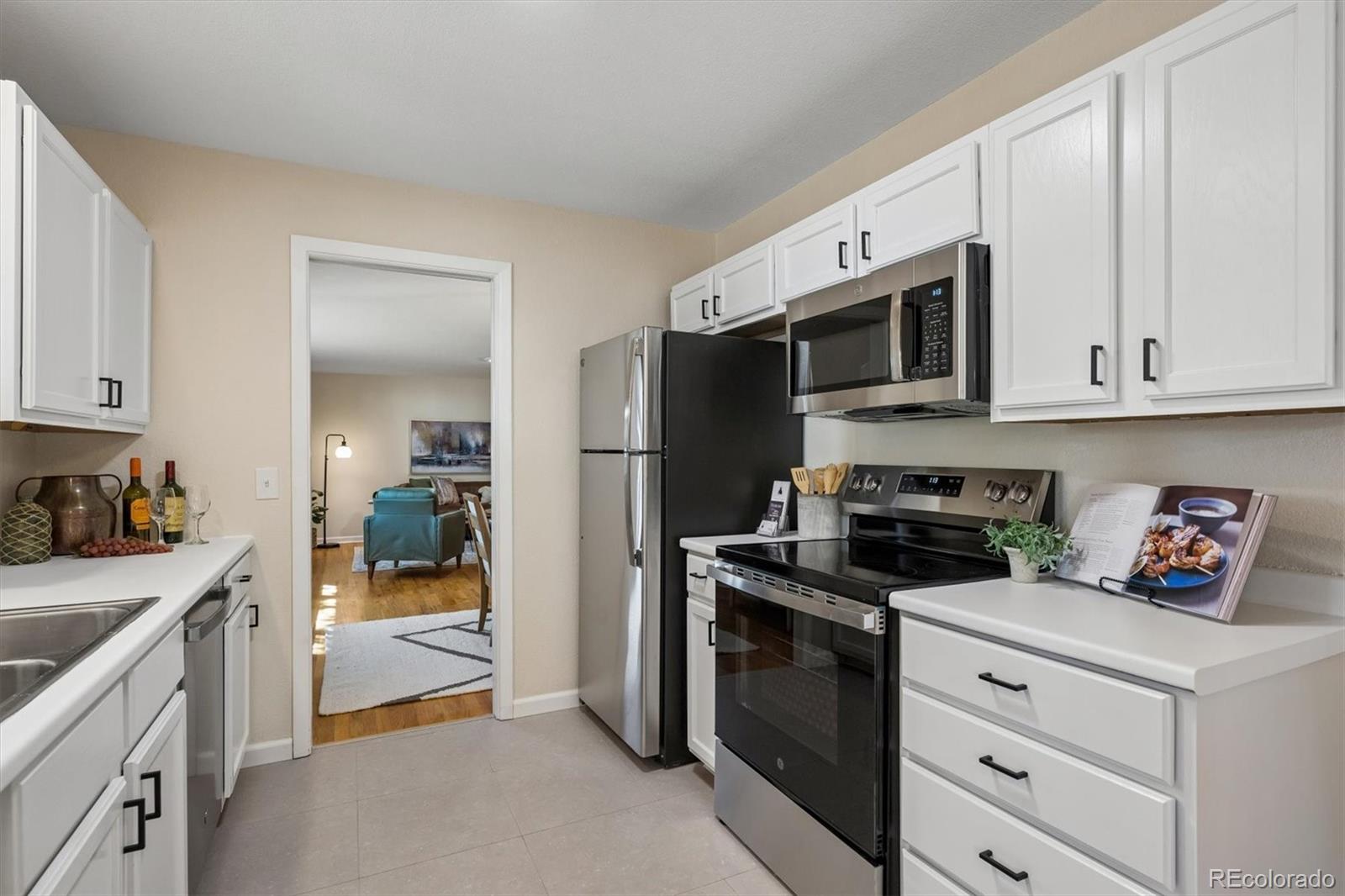 MLS Image #11 for 6584 s newland circle,littleton, Colorado