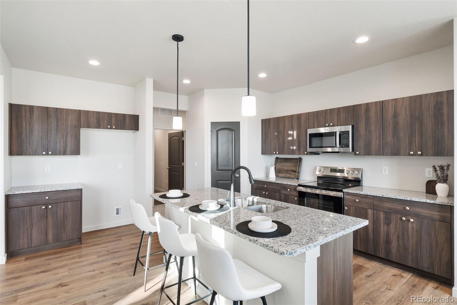 MLS Image #10 for 824 e loma drive,pueblo west, Colorado