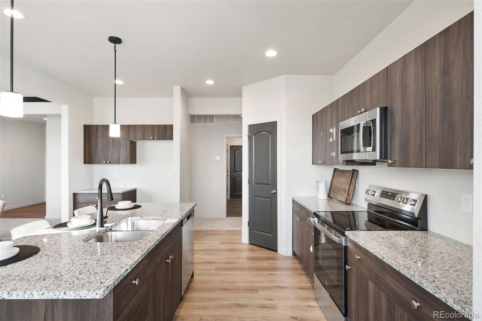 MLS Image #11 for 824 e loma drive,pueblo west, Colorado