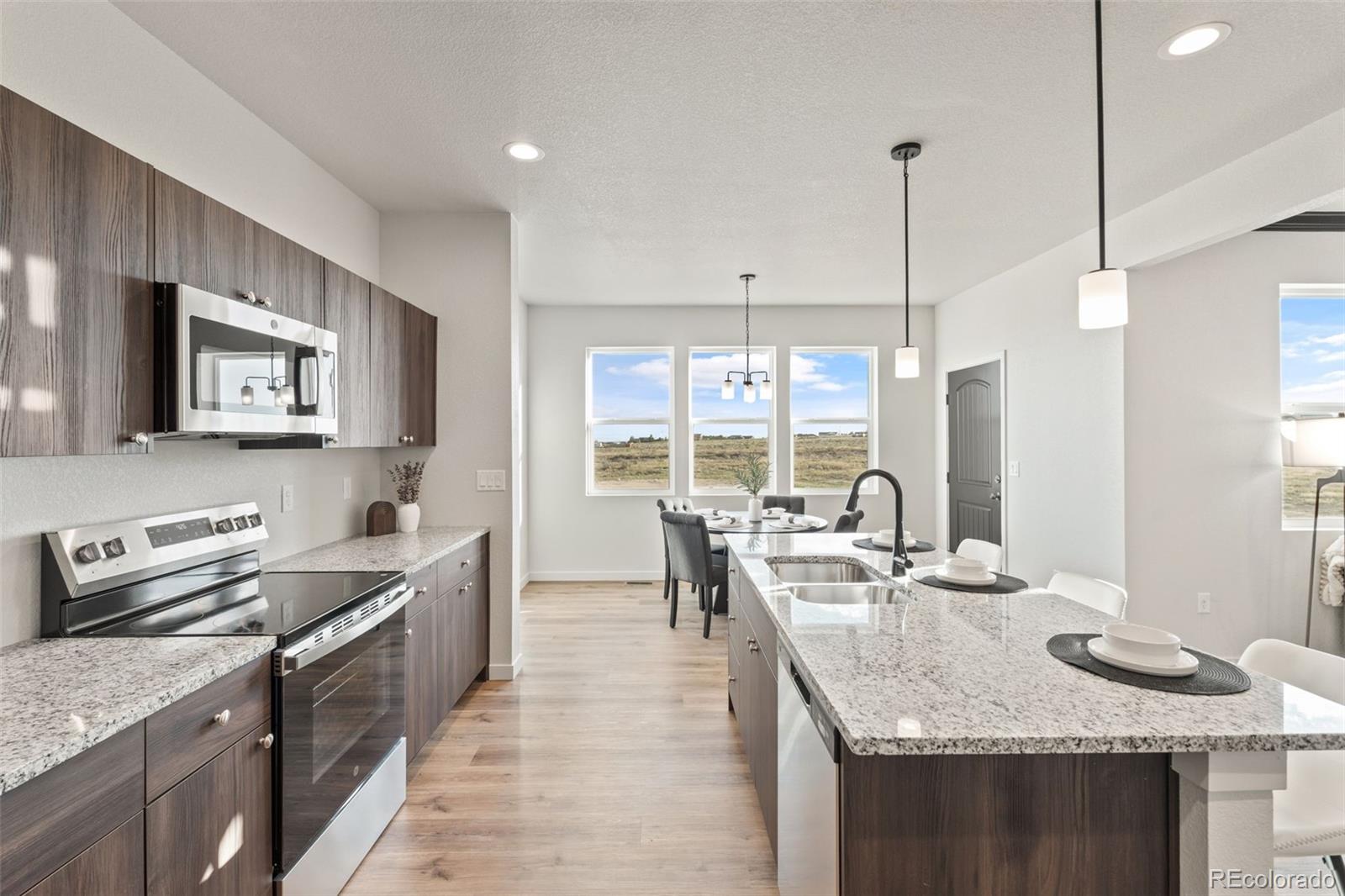 MLS Image #13 for 824 e loma drive,pueblo west, Colorado