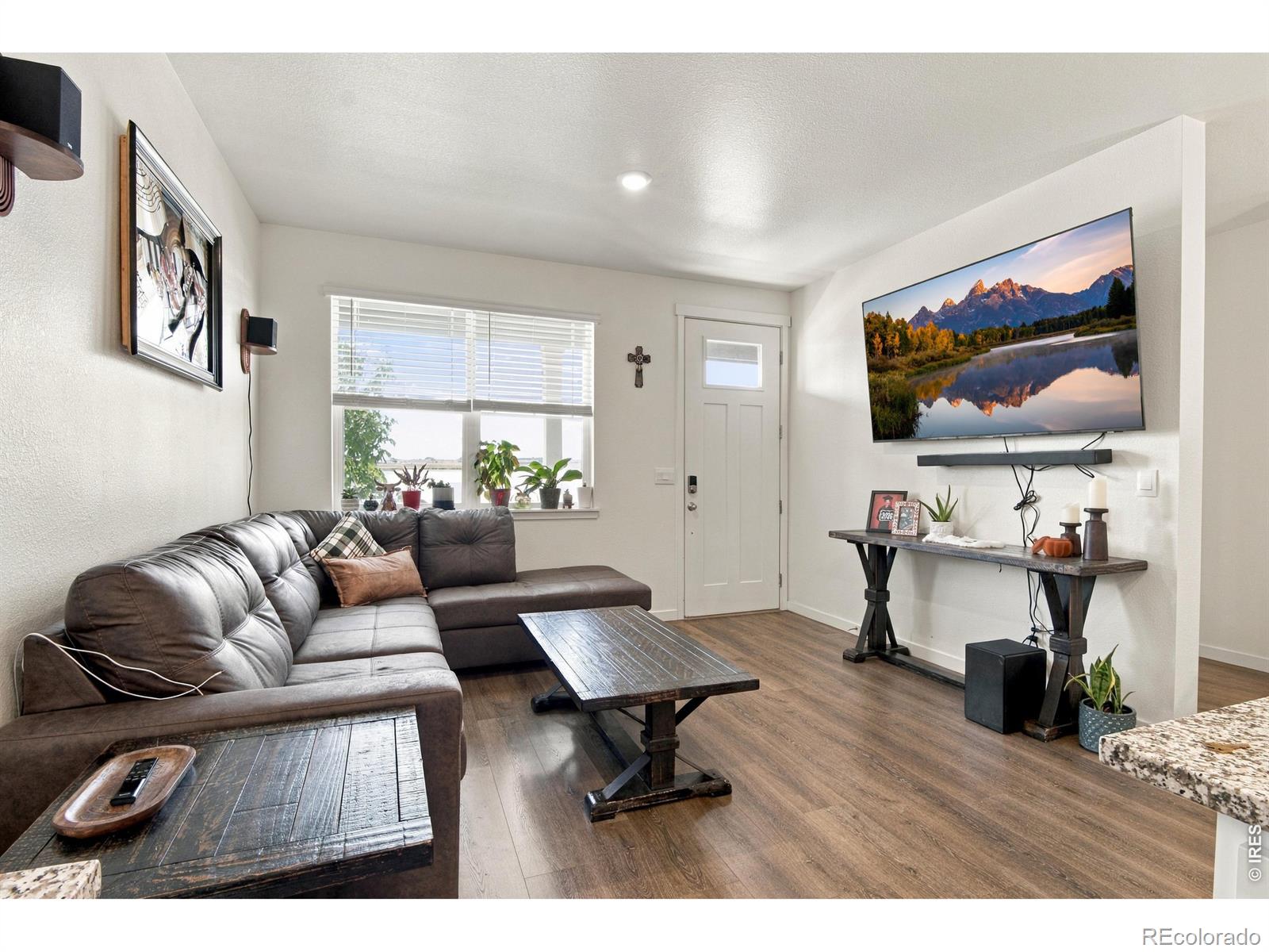 MLS Image #4 for 604  thoroughbred lane,johnstown, Colorado