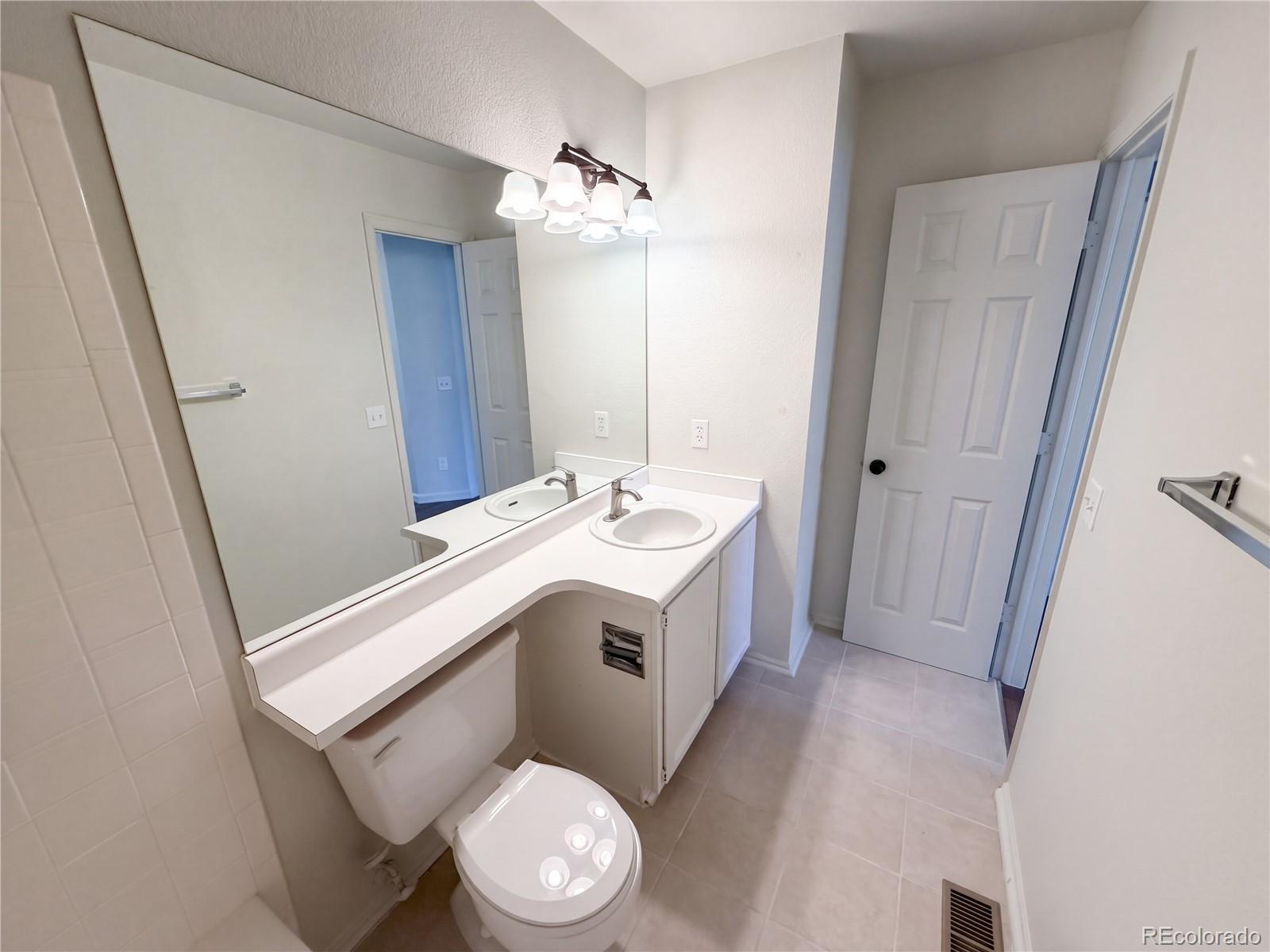 MLS Image #13 for 2064 s xenia way,denver, Colorado