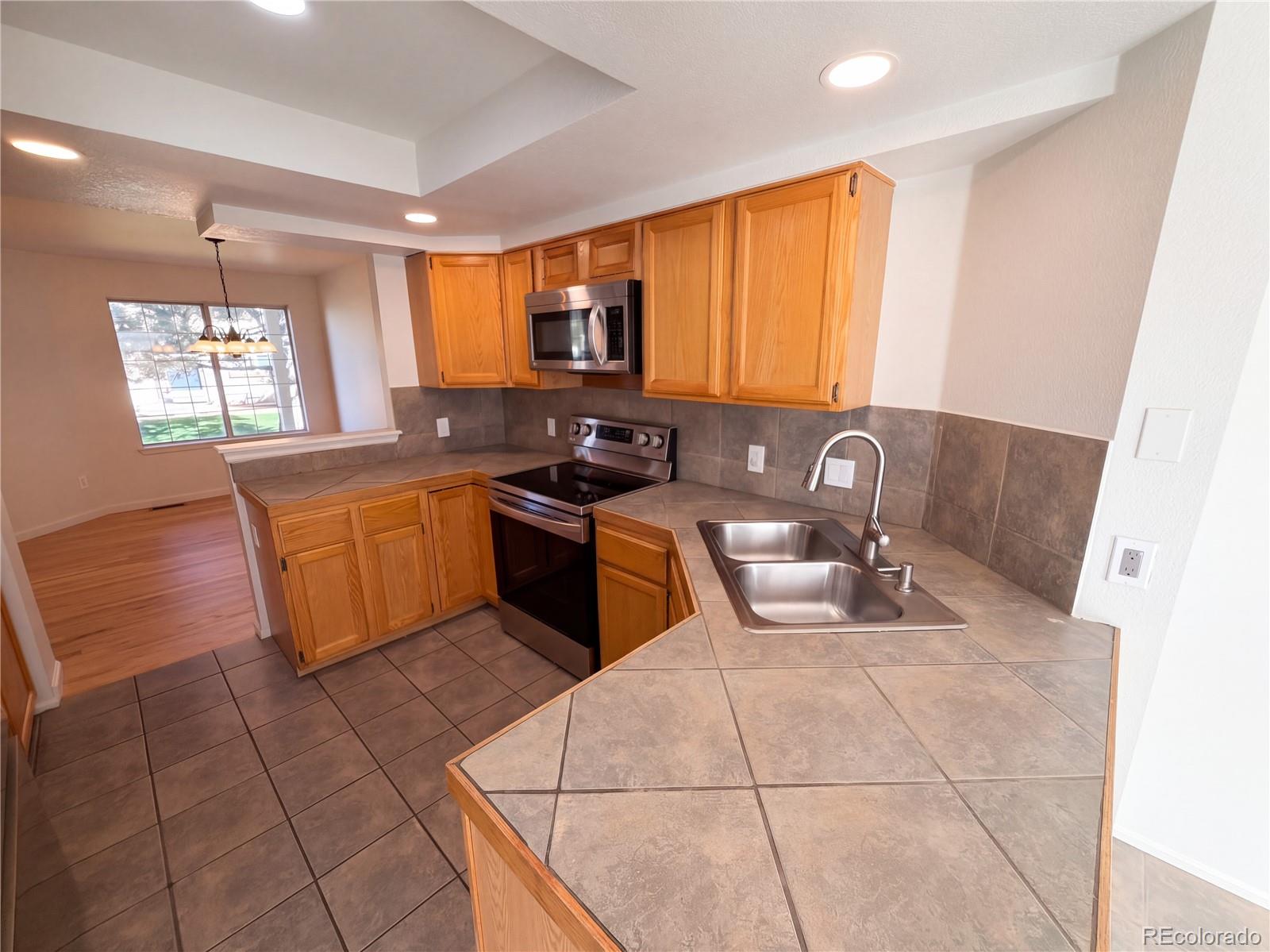 MLS Image #5 for 2064 s xenia way,denver, Colorado
