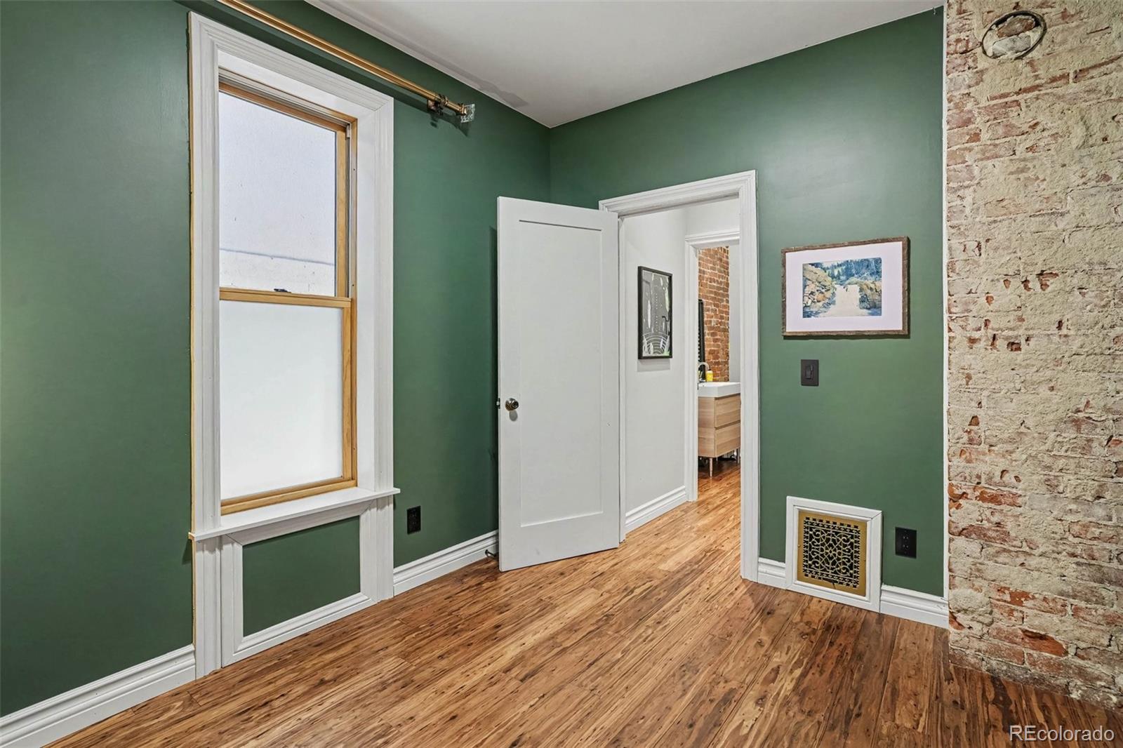 MLS Image #10 for 3127  california street,denver, Colorado